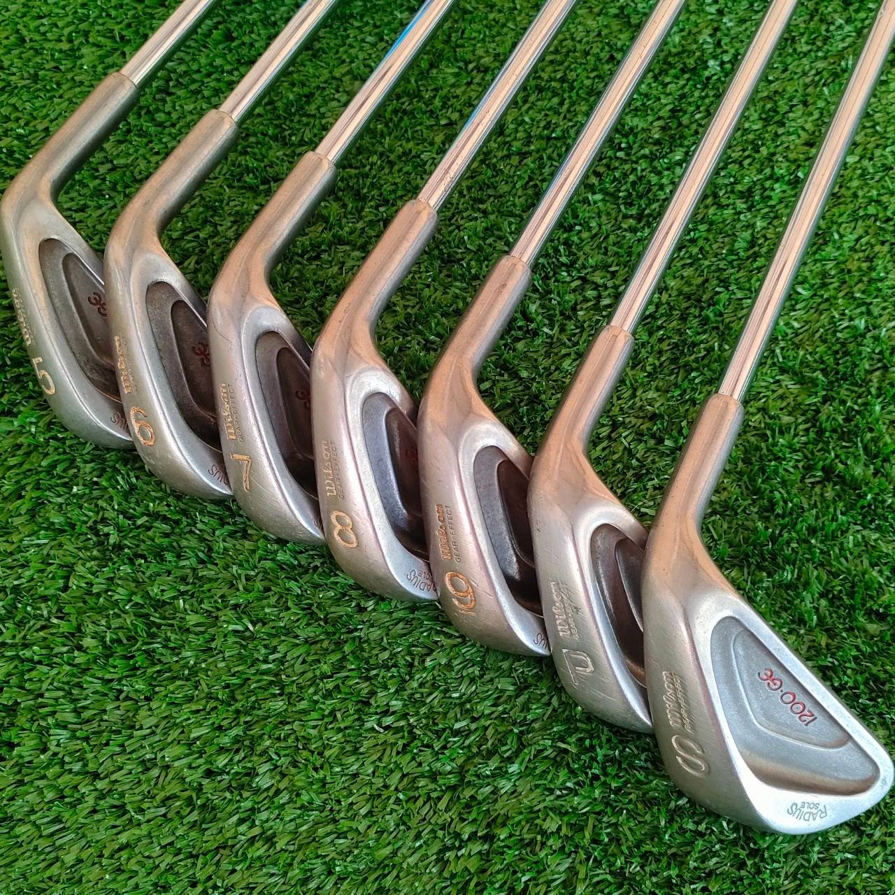 ชุดเหล็ก WILSON RADIUS SOLE 1200 GE มีเหล็ก 5-9 เเละ PW SW