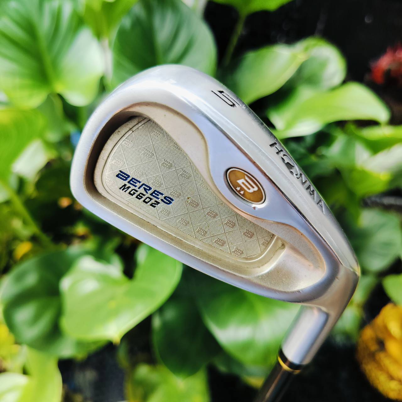 เหล็ก 5 Honma Beres MG602 ก้าน ARMRQ UD45 Flex R เป็นก้านถักพิเศษระดับ ** 2 ดาว ** เป็นตัวพรีเมี่ยมสุดในซีรี่ย์ MG MADE IN JAPAN SAKATA ให้ฟีลลิ่งที่เหนือระดับ ตีดีมากๆ ไม้กอล์ฟพรีเมี่ยมมือสอง ของแท้ By NakaraLuxurious