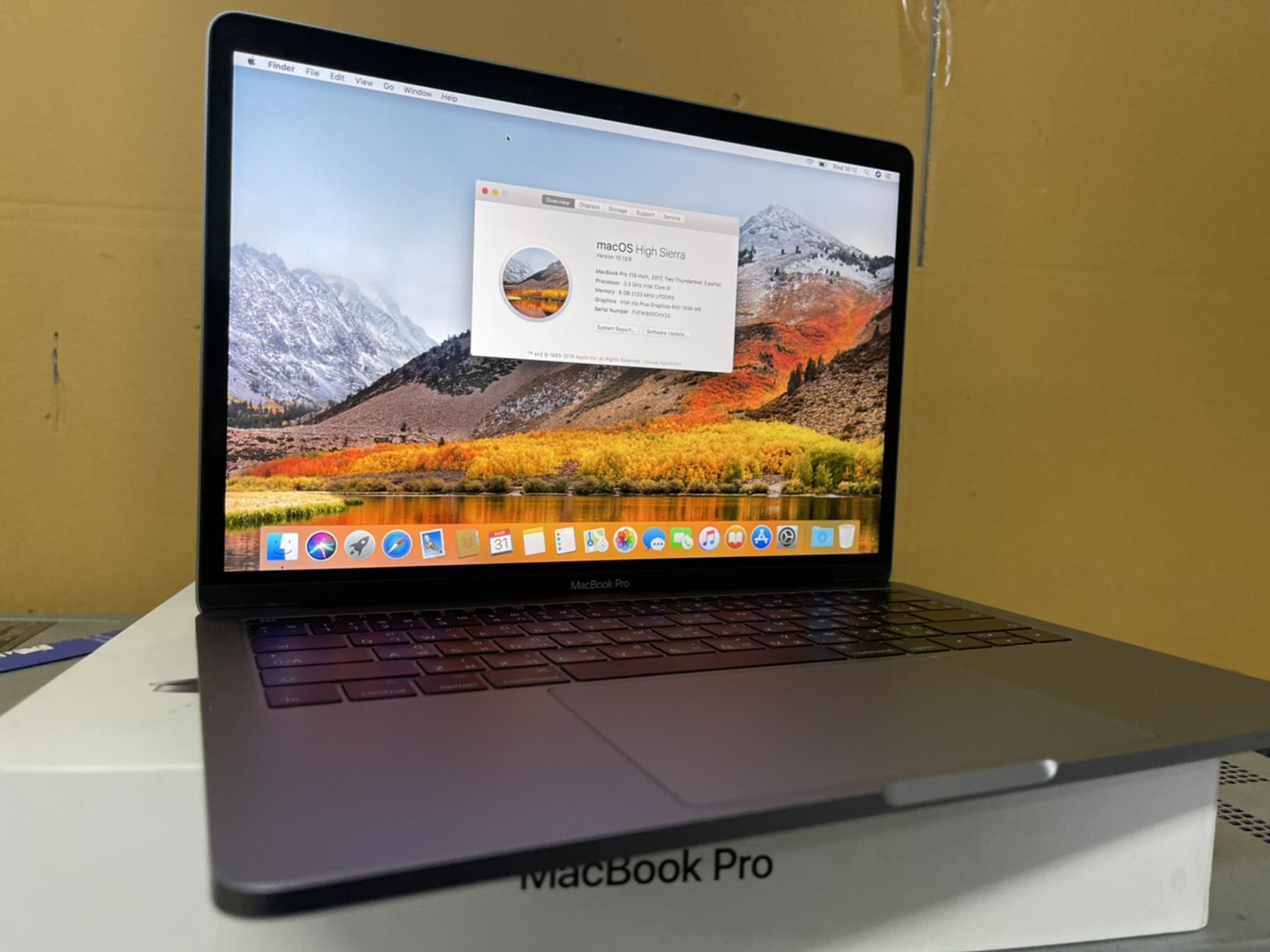 MacBook Pro (13-inch 2017 Two Thunderbolt 3 ports)