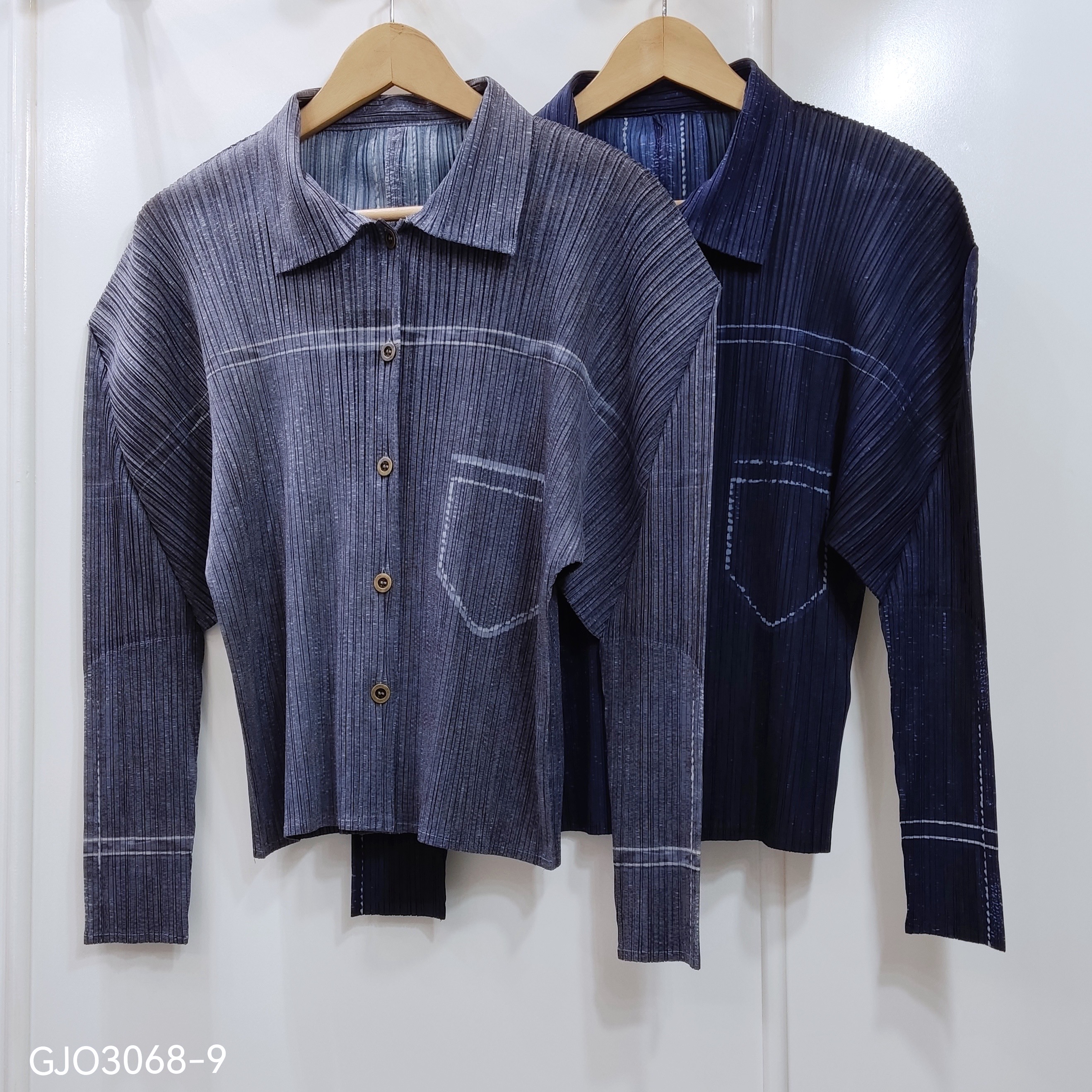 ปรับราคาลง20%!! 2MUAY รุ่น GJO3068-9 เสื้อพลีทคุณภาพ SHIRT DENIM PRINT PLEATED TOP 4 สี FREE SIZE