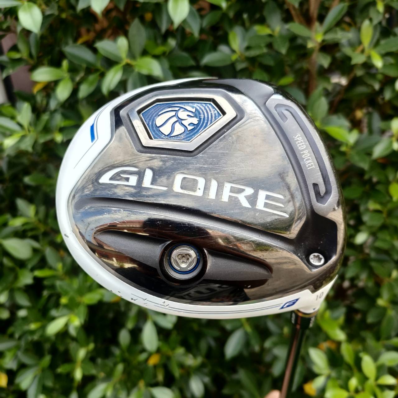 DRIVER TAYLORMADE GLOIRE F เป็นตัวพรีเมี่ยมที่สุดของแบรนด์ Taylormade มีขายเฉพาะที่ญี่ปุ่น ก้านสุดพรีเมี่ยม AAA สีทอง เบามาก น้ำหนักแค่ 50 กรัม กริพ IOMIC FLEX S องศา 10 ก้านแพงมากๆ เบา ตีสบายกว่ารุ่น USA ตีไกลกว่า
