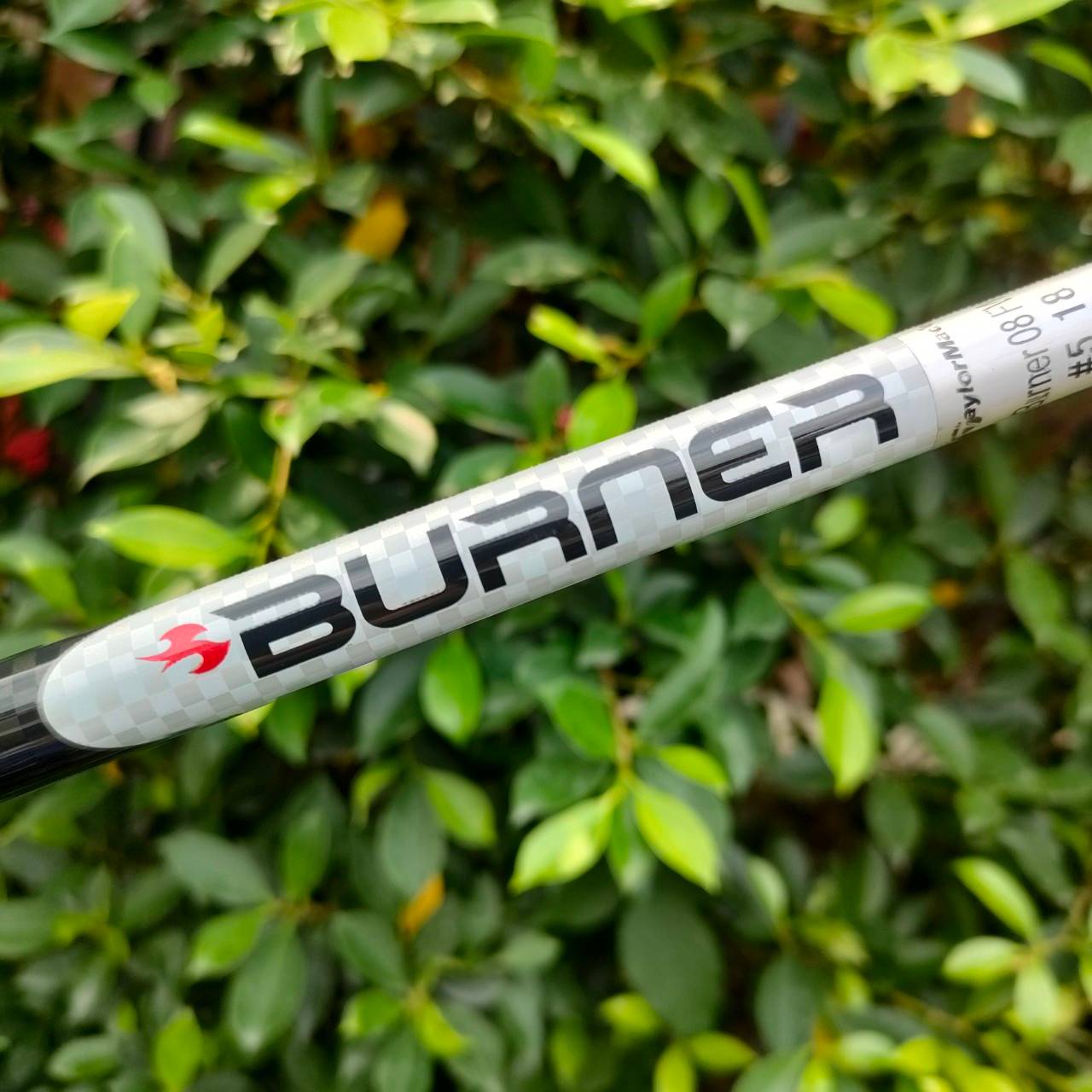 FW5 TAYLORMADE BURNER องศา 18 ก้าน BURNER RE*AX FLEX S รุ่นนี้หัวใหญ่แบน ตีง่ายได้ระยะ ลูกลอยง่ายด้วยดีไซน์พิเศษ ด้านหลังมียื่นเพิ่มออกมา