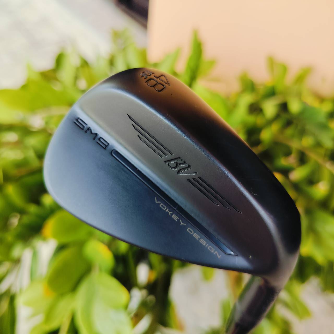 WEDGE TITLEIST VOKEY DESIGN SM9 Jet Black องศา 48 BOUNCE 10 F Grind ฐานด้านล่างเต็ม เหมาะกับการตีแบบเต็มวง ไม้กอล์ฟพรีเมี่ยมมือสอง ของแท้ By NakaraLuxurious