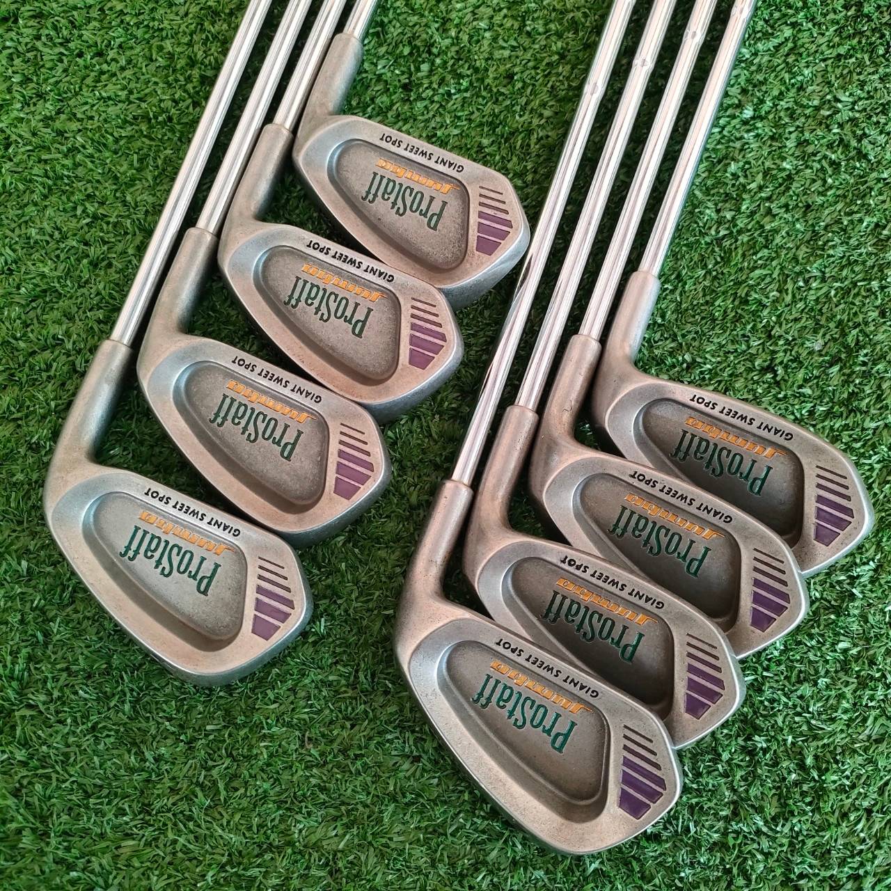 ชุดเหล็ก WILSON PROSTAFF JUMBO มีเหล็ก 3 - 9 เเละ PW ก้าน BRUNSWICK FLEX R แท้ๆ เป็นเหล็กใบใหญ่ และกระจายน้ำหนักได้ดีมาก ไม้กอล์ฟมือสอง ของแท้ BY NakaraLuxurious