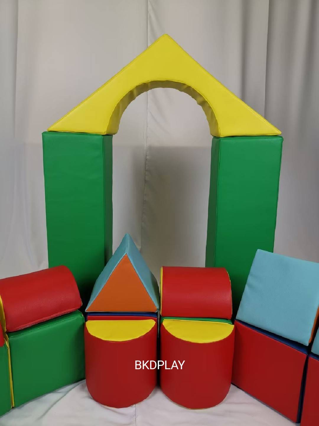 เบาะนุ่มนิ่ม รูปทรงเรขาคณิตนุ่มนิ่ม 23ชิ้น ตัวต่อบล็อค softplay ของเล่นในร่ม Kids Zone