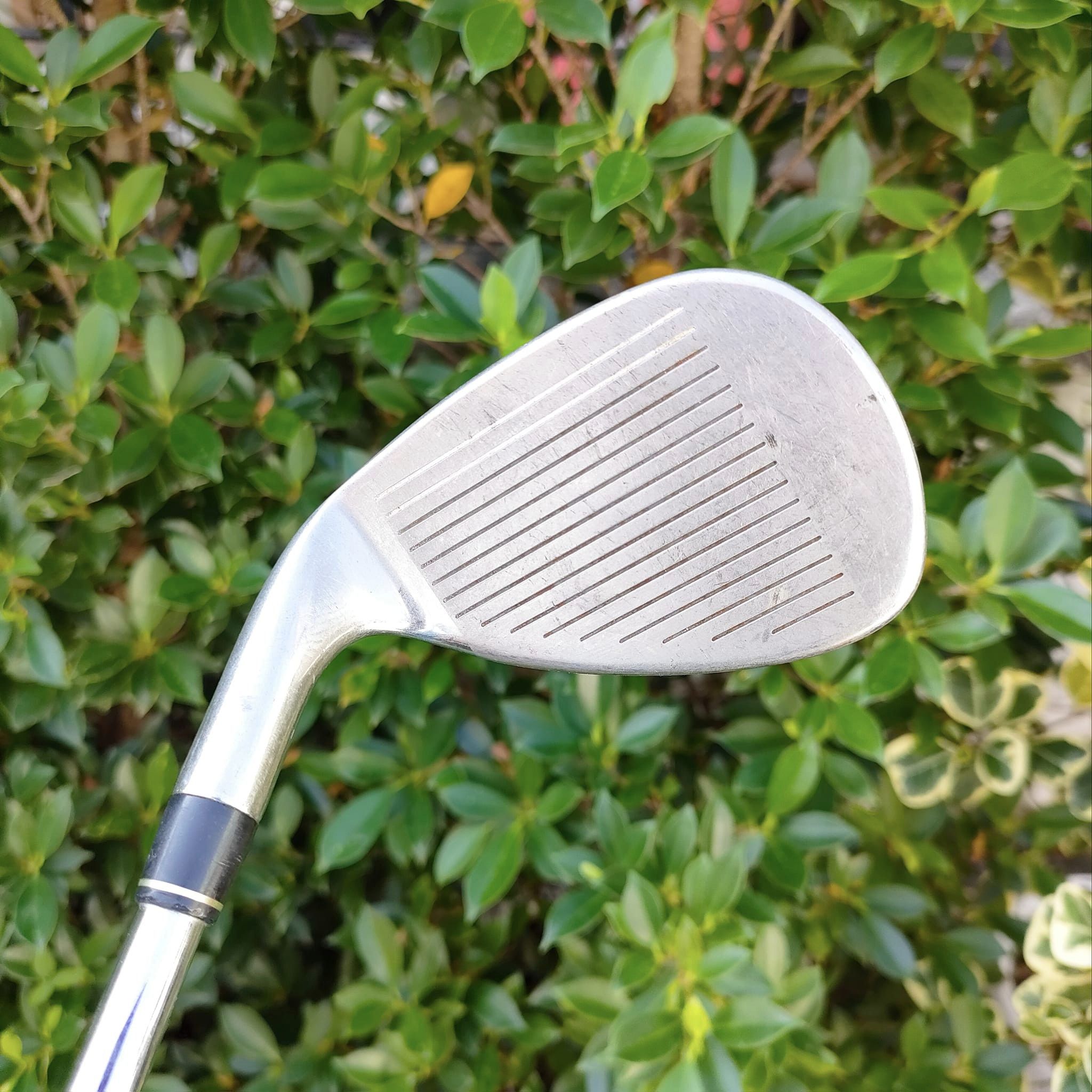 เหล็ก SW Taylormade XR.05 ก้าน N.S.PRO 850GH FLEX R เป็นตัวพรีเมี่ยมของ Taylormade ชิพง่ายๆ ระเบิดทรายง่ายมาก ลดอาการฉึกได้ดี และยังชิพได้ระยะ ก้านเหล็กพรีเมี่ยมเบาแค่ 85 หรัม