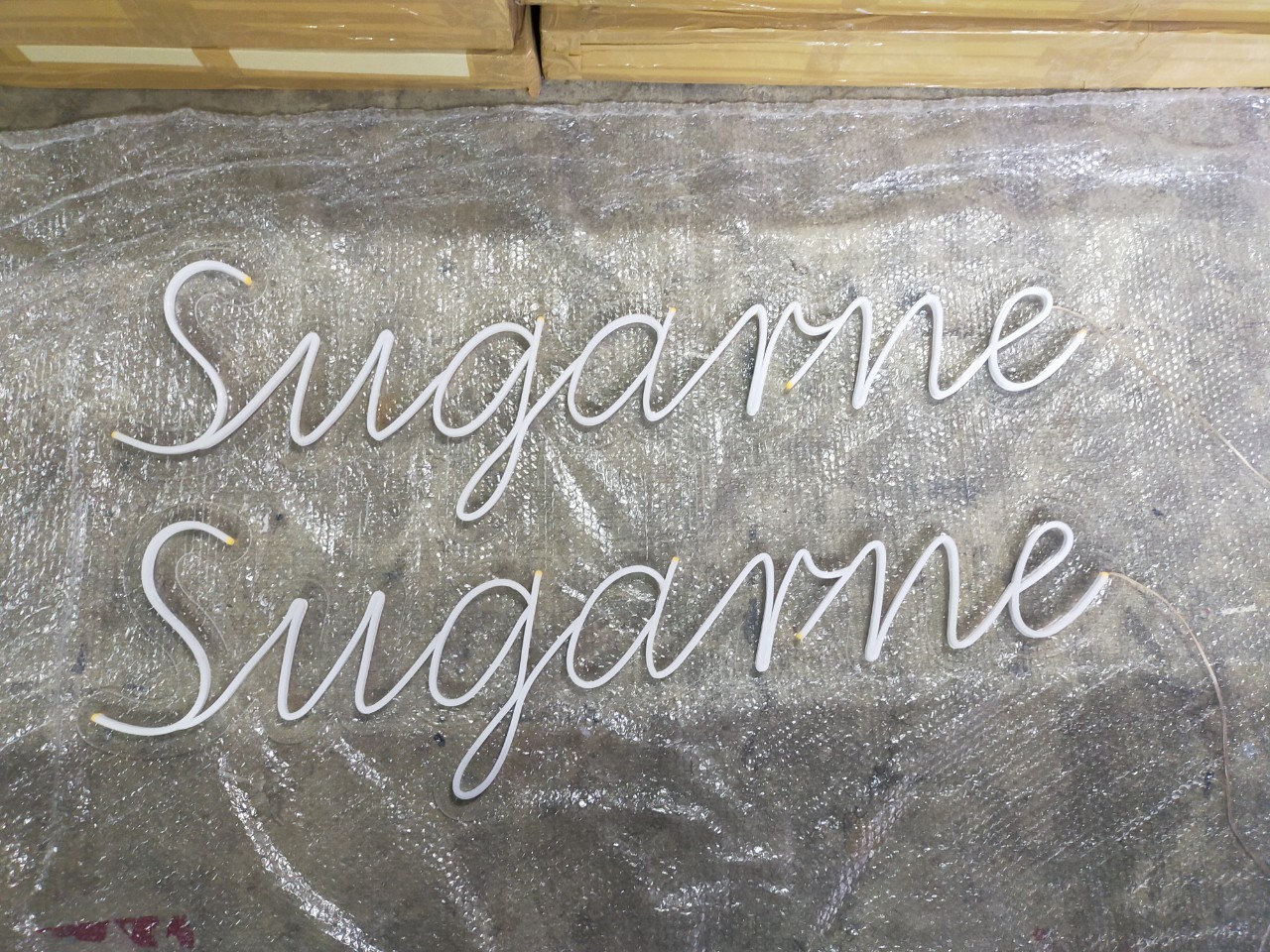 ไฟนีออน เฟค