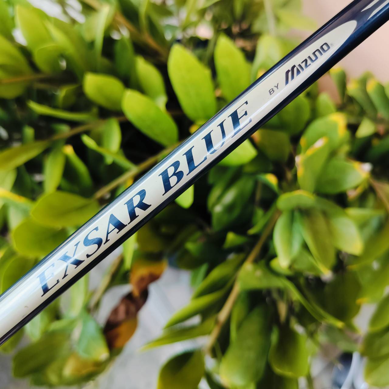 Mizuno FLI HI Utility Long Irons องศา 24 เป็นเหล็กยาวกึ่งไฮบริด ที่ใช้วัสดุ GRAIN FLOW FORGED ขั้นเทพ ตีง่าย ภายในโปร่งมี CAVITY ตีนุ่มมากๆ สปินดี ตกหยุด สภาพสวยเดิม ไม้กอล์ฟพรีเมี่ยมมือสอง ของแท้ By NakaraLuxurious