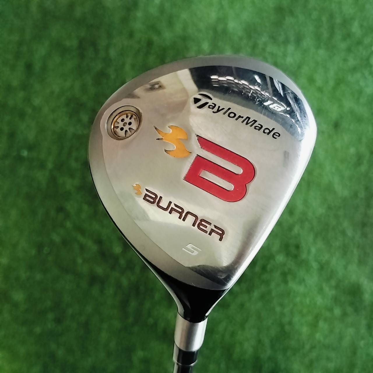 FW5 TAYLORMADE BURNER องศา 18 ก้าน RE*AX SUPERFAST FLEX S ตีง่าย รูปทรงยื่นออกทางด้านหลังเยอะ ทำให้ชดเชยความผิดพลาดได้มากๆ ไม้กอล์ฟพรีเมี่ยมมือสอง ของแท้ By NakaraLuxurious