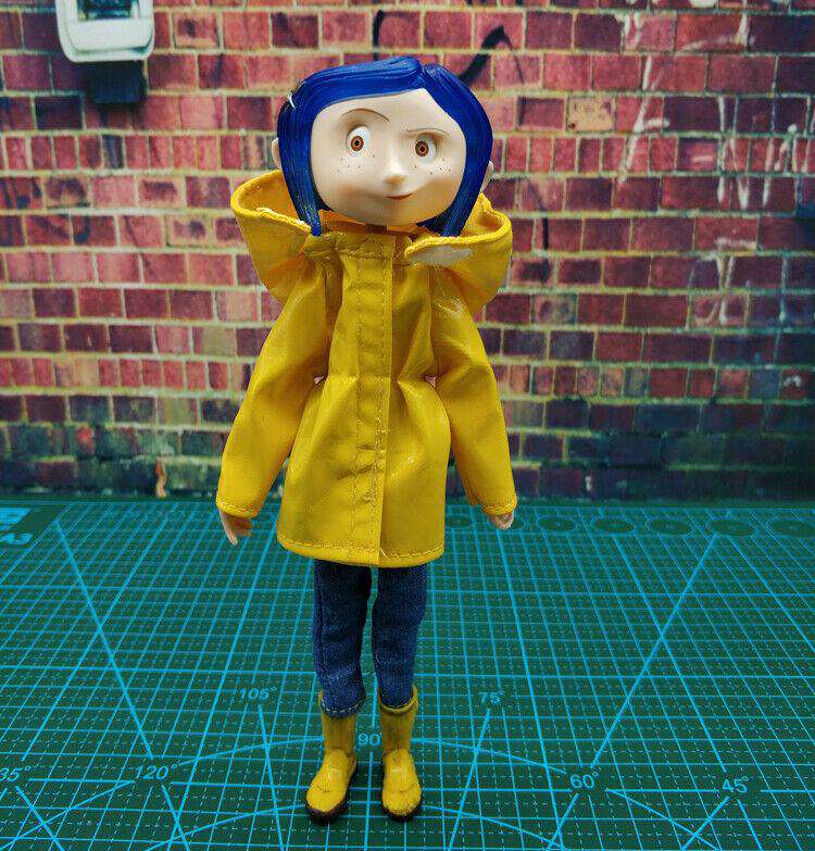 [พร้อมส่ง]Neca 7""- Coraline - Bendy Fashion Doll - Rain Coat"