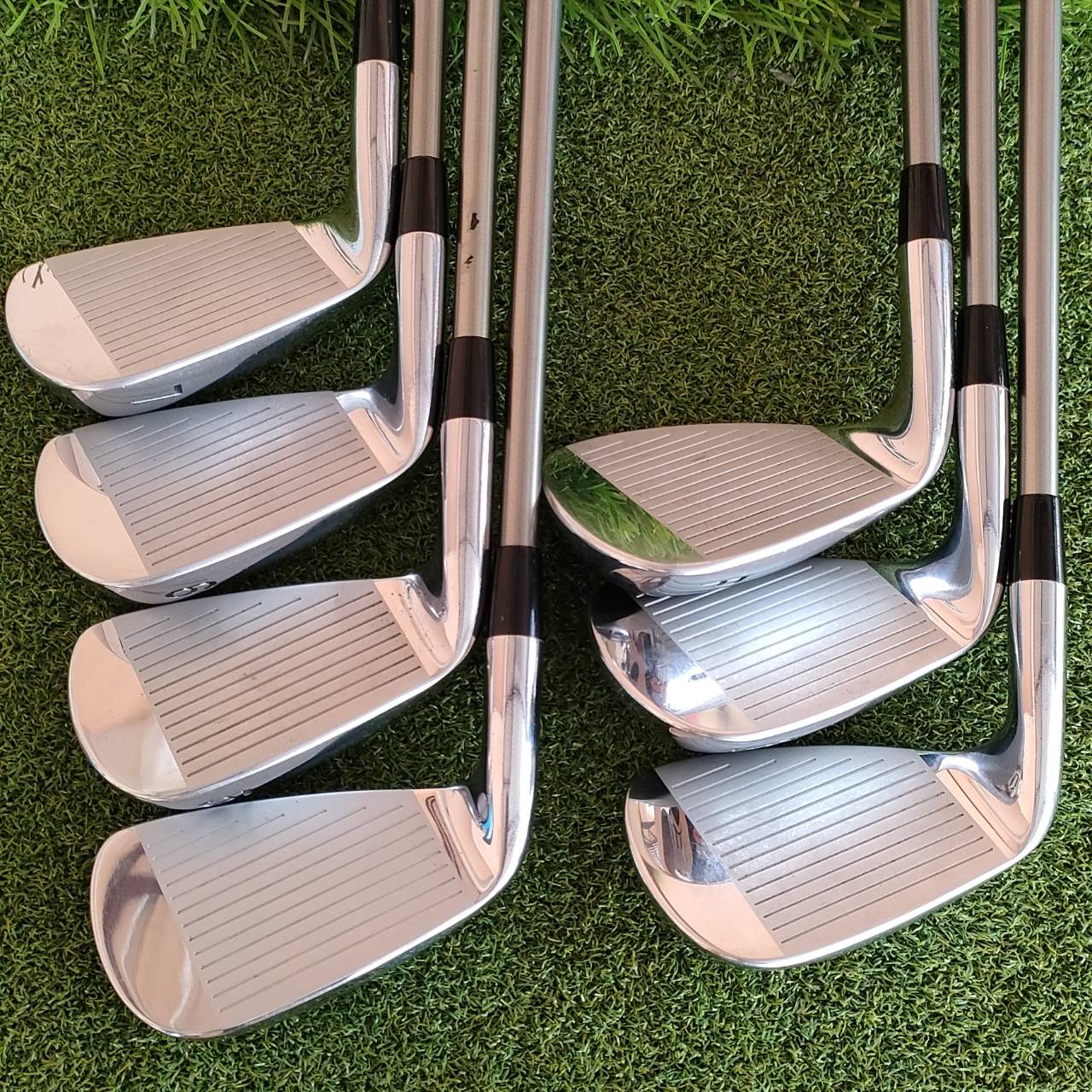 ชุดเหล็ก ROYAL COLLECTION FD FORGED มีเหล็ก 4 - 9 PW ได้ถึง 8 ชิ้น สภาพสวยมากๆ ก้าน RCI60 FLEX R เป็นก้านพรีเมี่ยมสุดๆตีดีมาก เป็นชุดเหล็กสุดยอดพรีเมี่ยมจากญี่ปุ่น