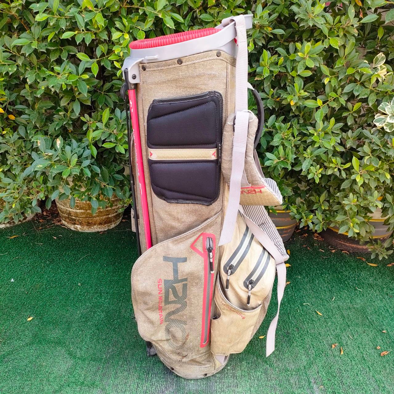 ถุงกอล์ฟขาตั้ง สวยพรีเมี่ยม Sun mountain h2no stand bag มือสองของแท้ สภาพพร้อมใช้ ของใหม่ราคาเป็นหมื่น ไม้กอล์ฟมือสอง ของแท้ BY NakaraLuxurious