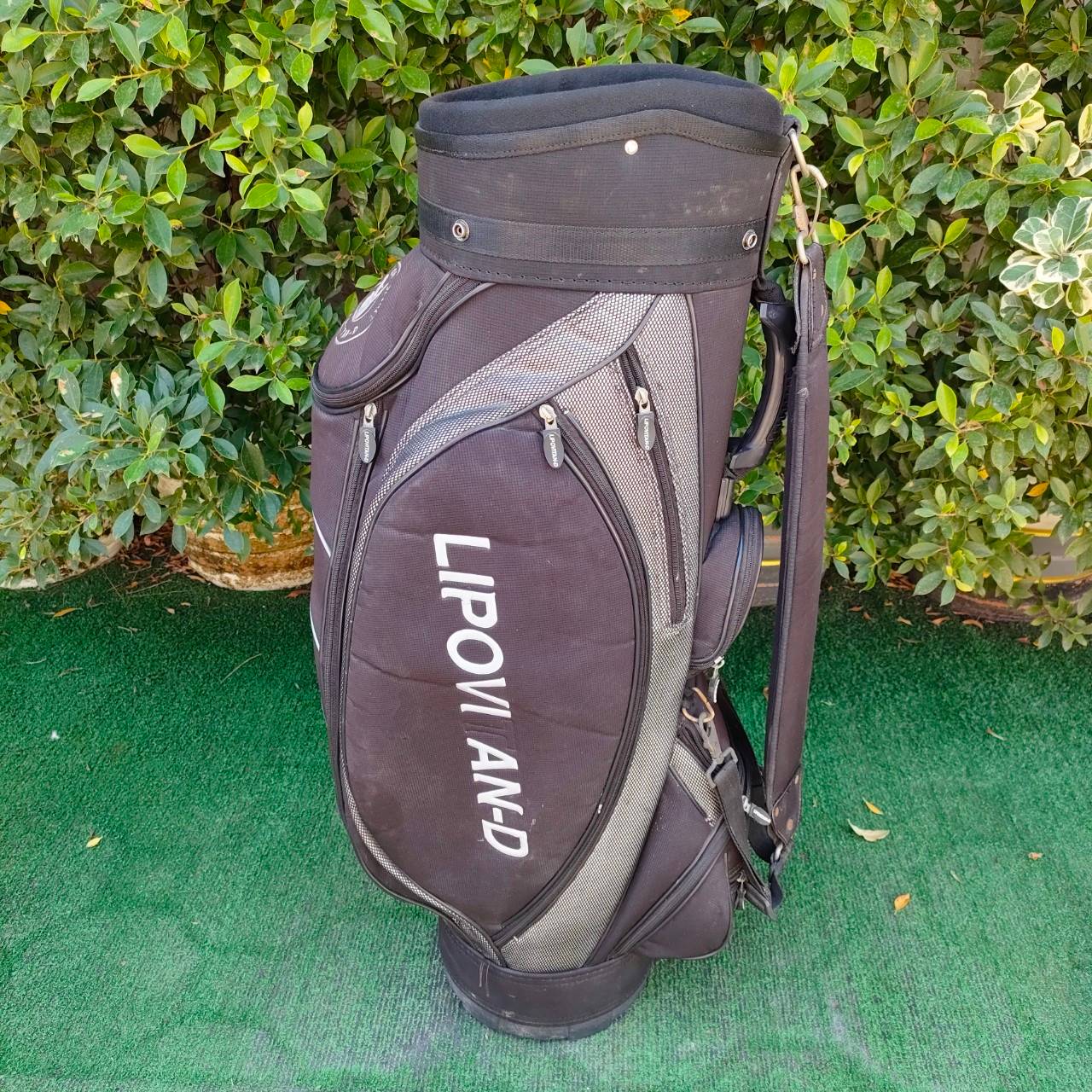 ถุงกอล์ฟ LIPOVI AN-D มือสอง ซิปใช้ได้ดีทุกซิป สภาพเรียบร้อย ไม้กอล์ฟมือสอง ของแท้ BY NakaraLuxurious