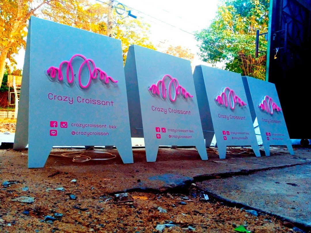 ป้ายตั้งหน้าร้านแบบติดไฟนีออน led