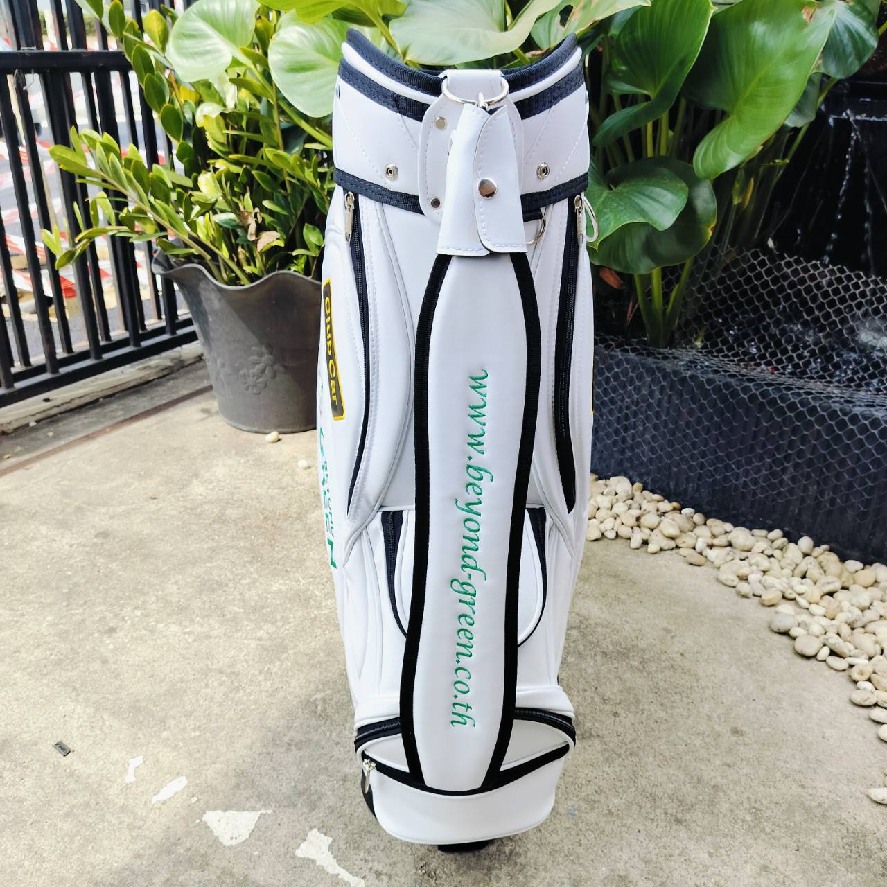 ถุงกอล์ฟ BEYOND GREEN ตัวแทนจำหน่อย CLUB CAR อย่างเป็นทางการในประเทศไทย ถุงสวยมาก หายากมากด้วยค่ะ