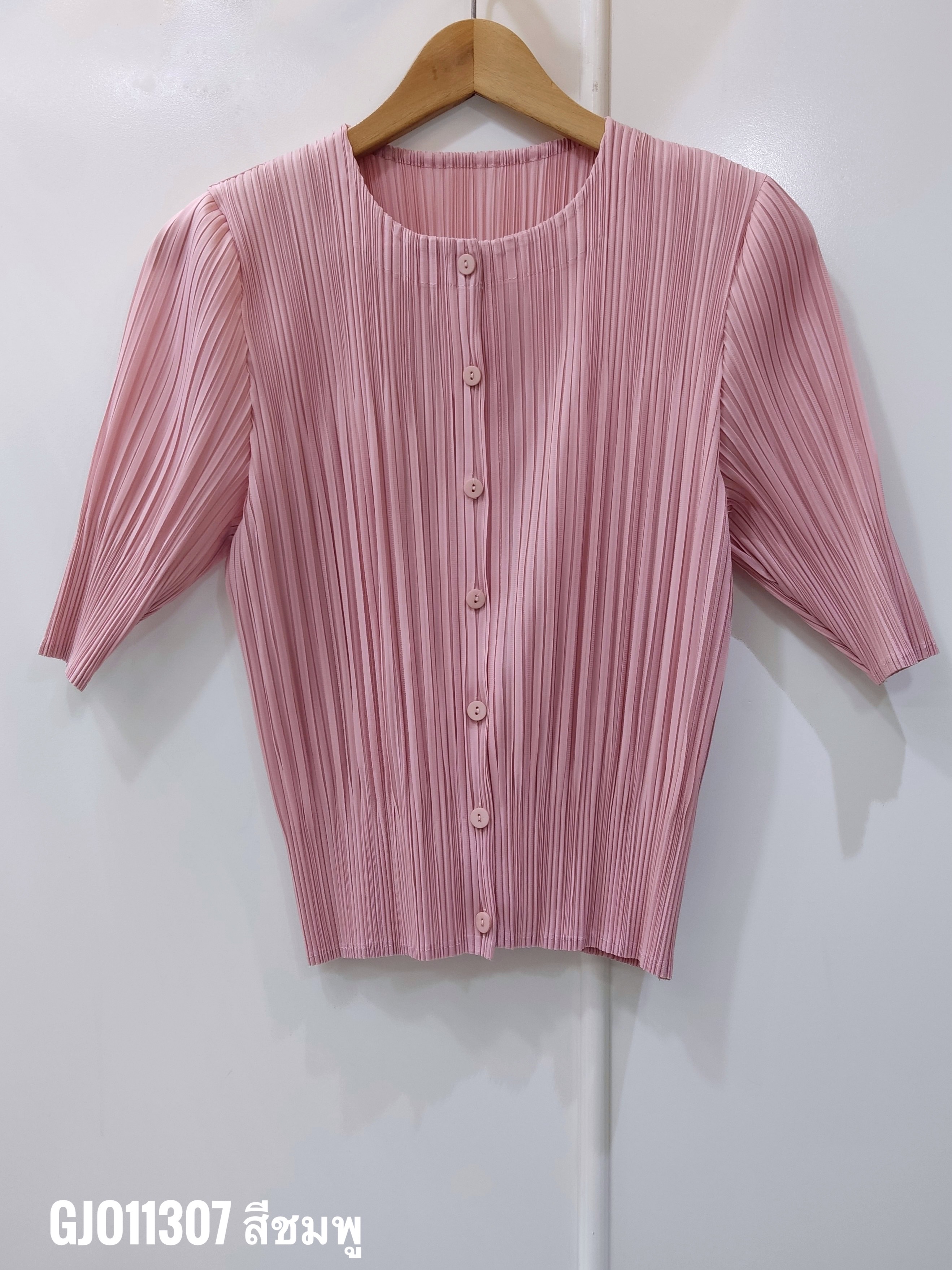 2MUAY รุ่น GJO11307 เสื้ออัดพลีท ROUND NECK BUTTON FRONT PLEATED TOP