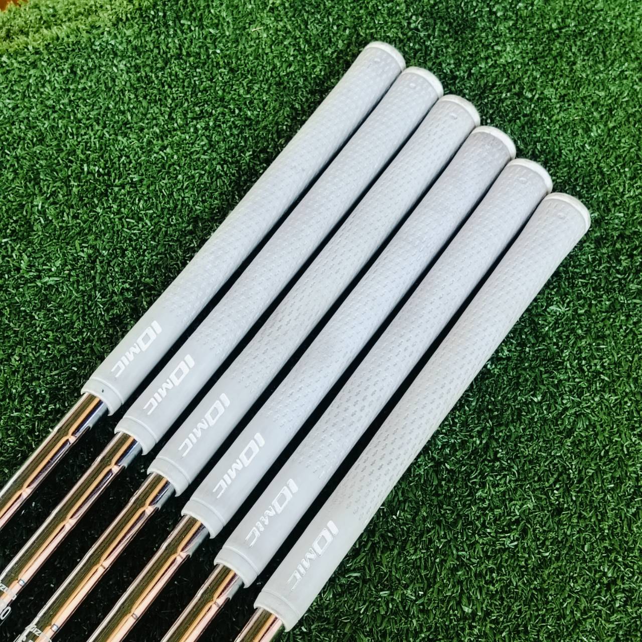 ชุดเหล็ก MIZUNO JPX900 GRAIN FLOW FORGED 1025 BORON ความรู้สึกนุ่มนวลที่แสนพิเศษไม่เหมือนใคร ไม้กอล์ฟพรีเมี่ยมมือสอง ของแท้ By NakaraLuxurious