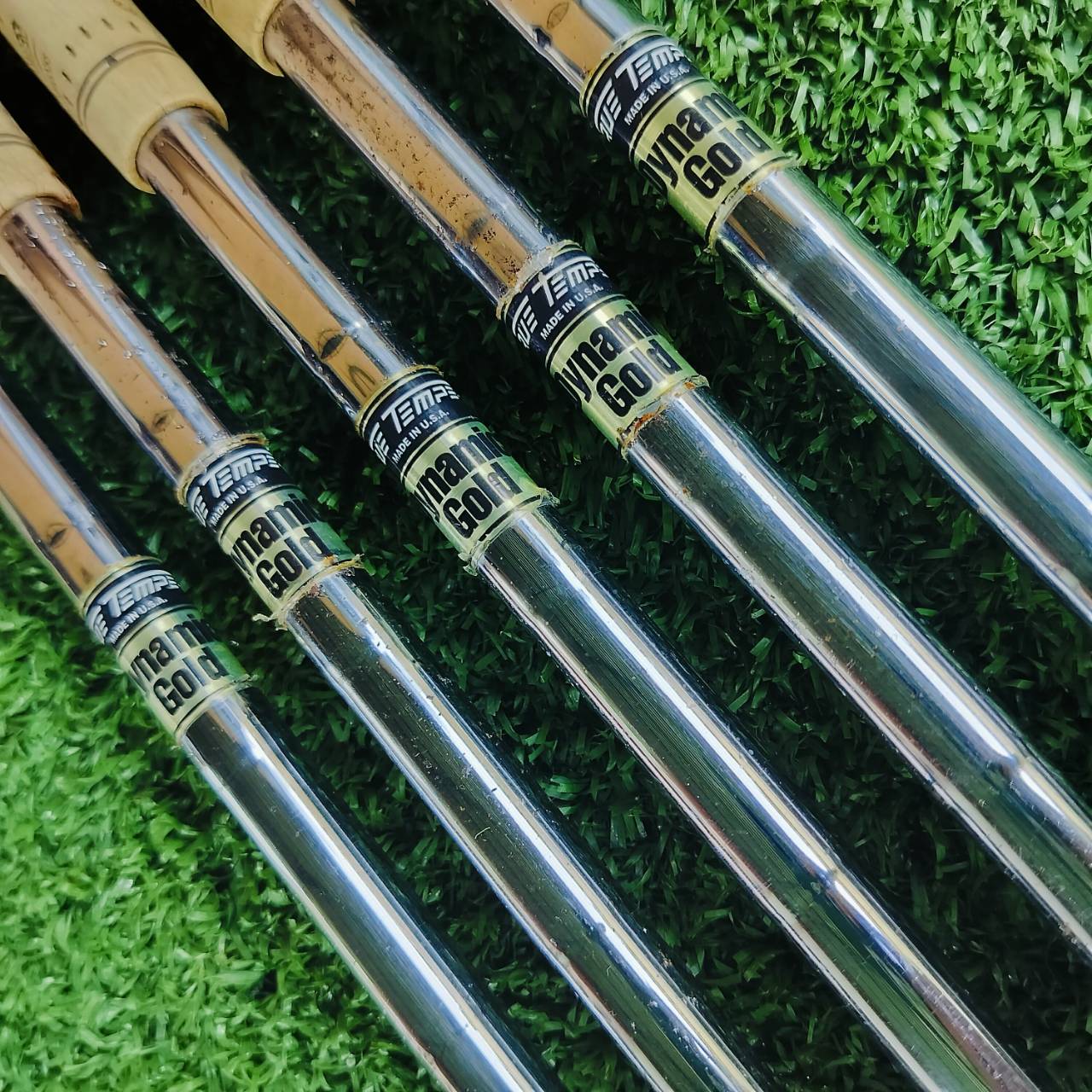 ชุดเหล็ก TAYLORMADE MC FORGED TOUR PREFERRED มีเหล็ก 6 - 9 เเละ PW รุ่นดังน่าโดน ก้าน DYNAMIC GOLD S200 เป็นเหล็ก FORGED ของแบรนด์ Taylormade ไม้กอล์ฟพรีเมี่ยมมือสอง ของแท้ By NakaraLuxurious
