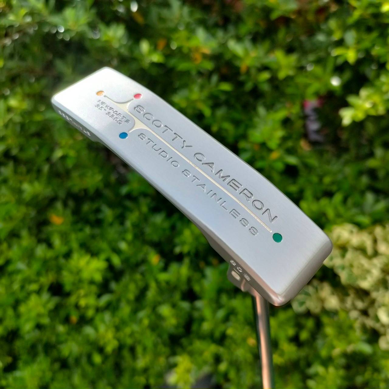 PUTTER SCOTTY CAMERON STUDIO STAINLESS NEWPORT 2 ความยาว 35 นิ้ว 330G พร้อม COVER เดิม สวยจัด!! ไม้กอล์ฟมือสอง ของแท้ BY NakaraLuxurious