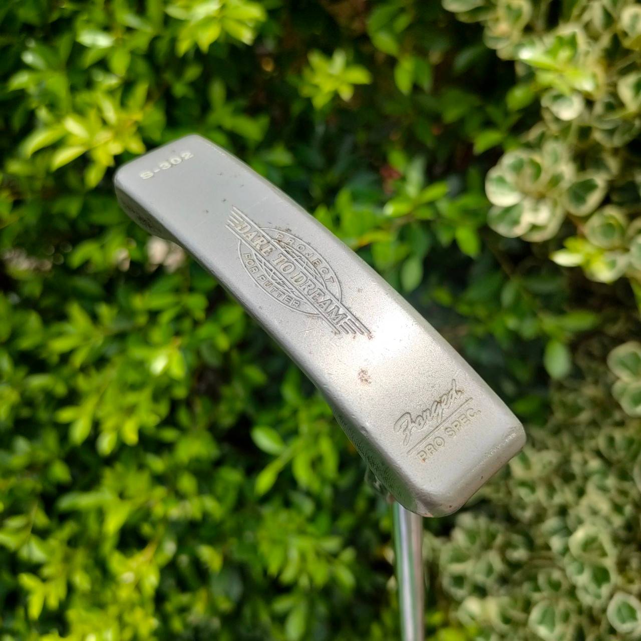 PUTTER MIZUNO DARE TO DREAM เป็นเหล็ก FORGED JAPAN หายากในพัตเตอร์ ความยาว 34 นิ้ว สุดยอดพัตเตอร์ลิมิเต็ด วัสดุสุดพรีเมี่ยม น้ำหนักดีมาก และหน้าสัมผัส เป็น MILLED เกาะไลน์มากแน่นอน พัตต์ดีมาก