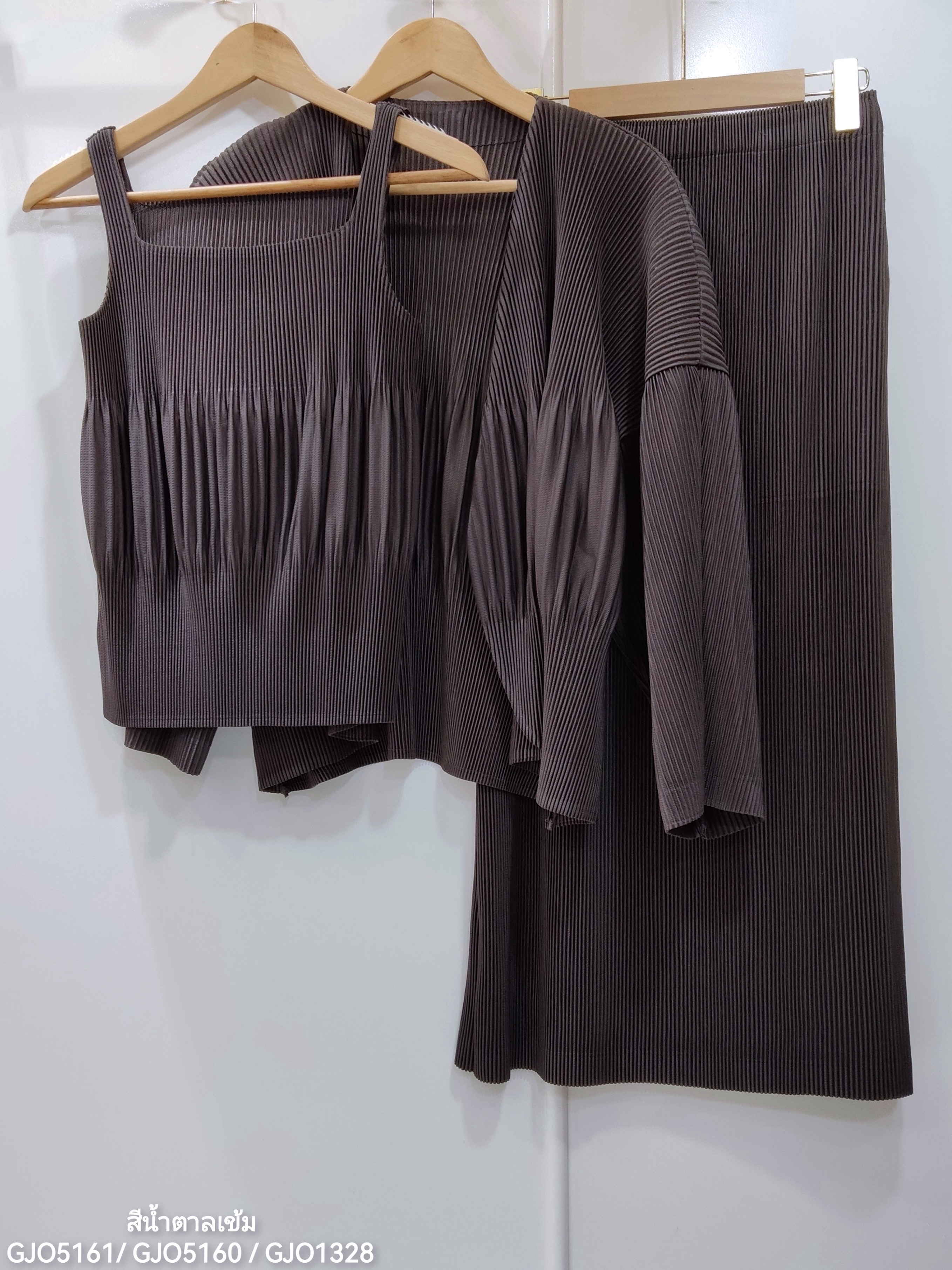 SET 3 ชิ้น 2MUAY รุ่น GJO5161 / GJO5160 / GJO1328 เซ็ตพลีท THICK SQUARE NECK TOP , OPEN FRONT CARDIGAN WITH SKIRT PLEATED SET 12 สี FREE SIZE