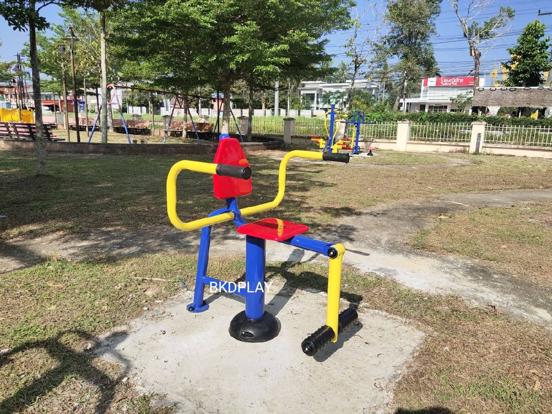 เครื่องบริหารข้อเข่า ลานกีฬา อเนกประสงค์ สนามกีฬา