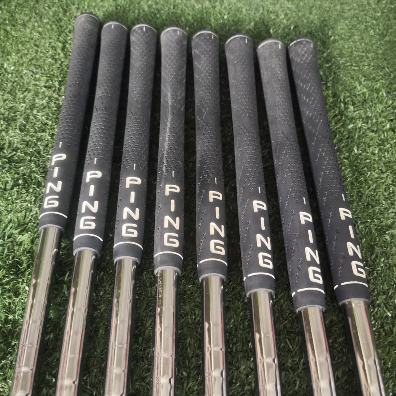 ชุดเหล็ก PING i3+ BLADE Offset น้อย: ช่วยนักกอล์ฟที่เก่งกว่าในการ “pick” ลูกจาก fairway แคบได้ง่าย