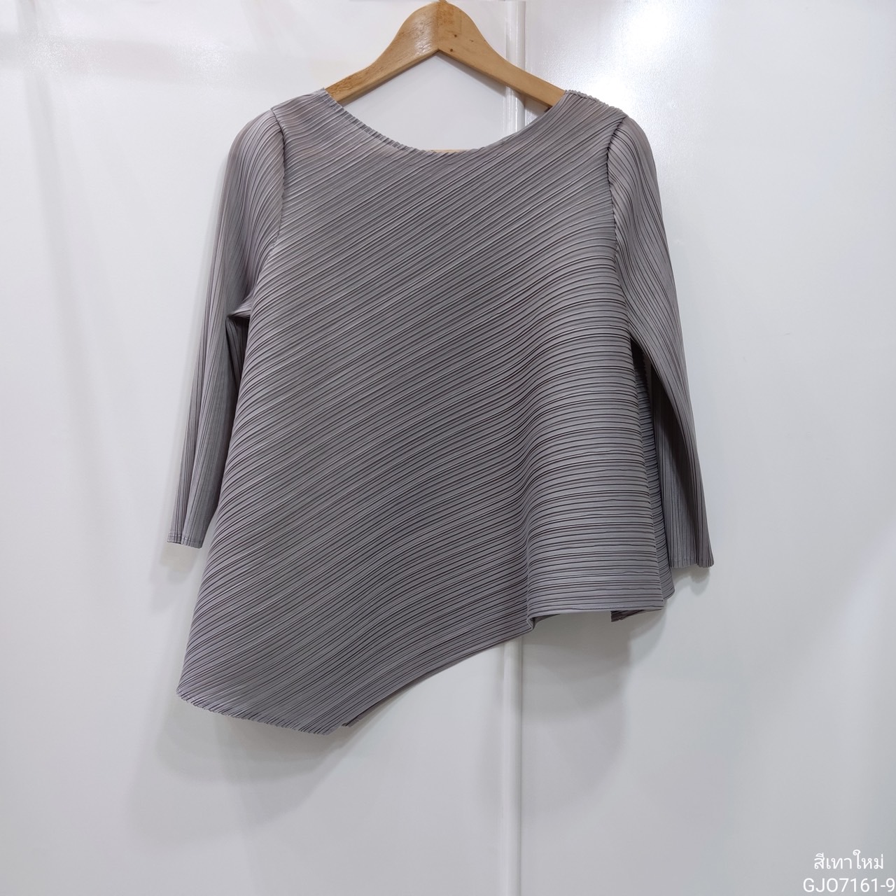 อก 38 นิ้ว 2MUAY รุ่น GJO7161 เสื้อพลีทงานคุณภาพ เสื้อผู้หญิง 13สี FREE SIZE HALF SLEEVE ASYMMETRIC PLEATED TOP