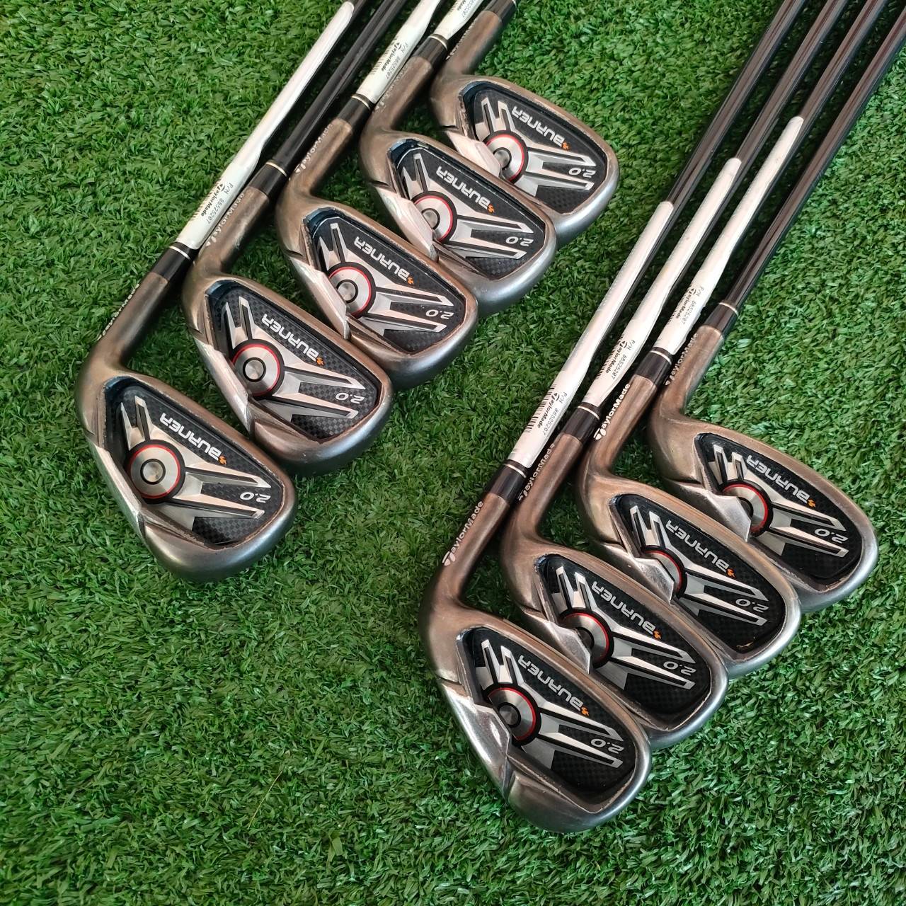 ชุดเหล็ก TAYLORMADE BURNER 2.0 มีเหล็ก 4-9 เเละ PW AW SW ก้าน BURNER 2.0 SUPERFAST FLEX R รุ่นนี้คุณภาพครบครัวที่สุดครับ!!! ตีใบกำลังดี มี CAVITY BACK ตีง่ายมากๆ ตีไกล ทั้งนุ่ม ได้ระยะสุดๆครับ