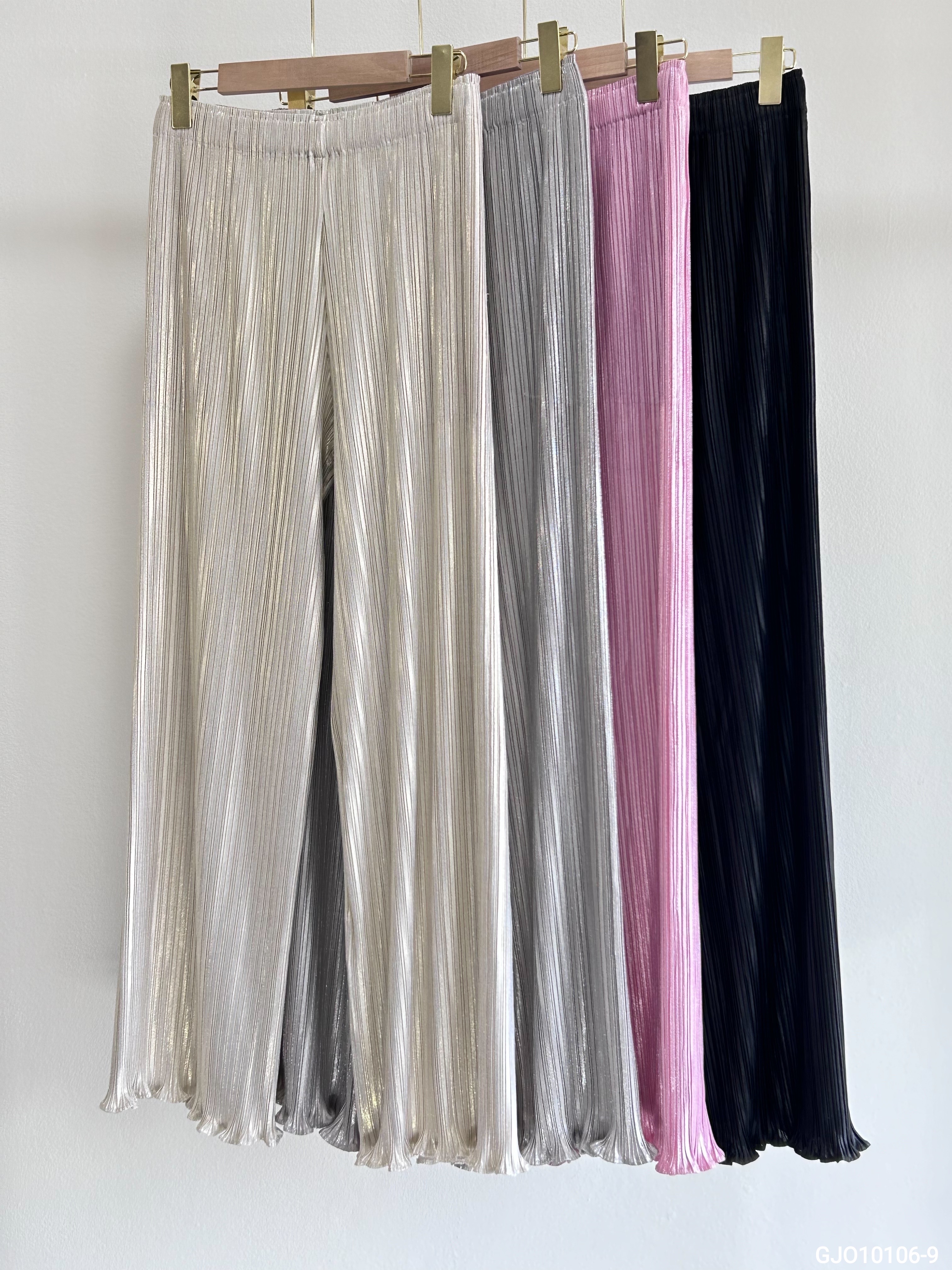 ปรับราคาลง20%!! ยาว 38.5นิ้ว! 2MUAY รุ่น GJO10106-9 กางเกงพลีทคุณภาพ STRAIGHT LEG METALLIC PLEATED PANTS 4สี FREE SIZE