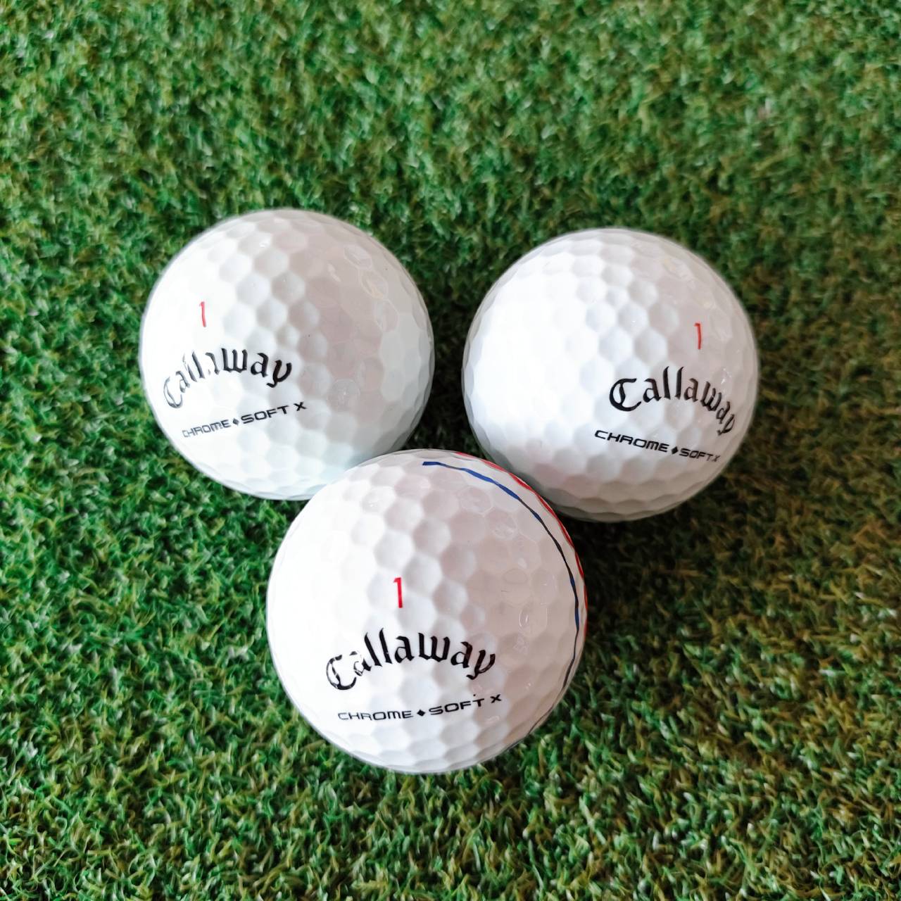 ลูกกอล์ฟ CALLAWAY CHROME SOFT X GOLF BALL มีเส้นเล็ง Triple Track รุ่นใหม่!! ลูกใหม่ 1 กล่องมี 12 ลูก