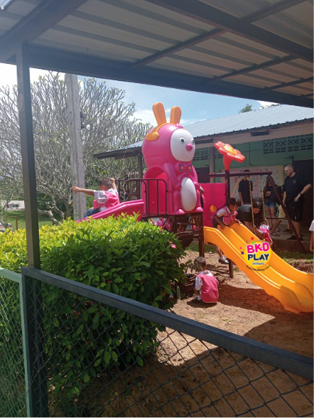 เครื่องเล่นสนาม กลางแจ้ง ในร่ม, ชุดแรปบิทกับดอกไม้ชมพู , กระดานลื่นใหญ่ ,ของเล่น,ครุภัณฑ์สนามเด็กเล่น, สพฐ,โครงการโรงเรียนประชารัฐ