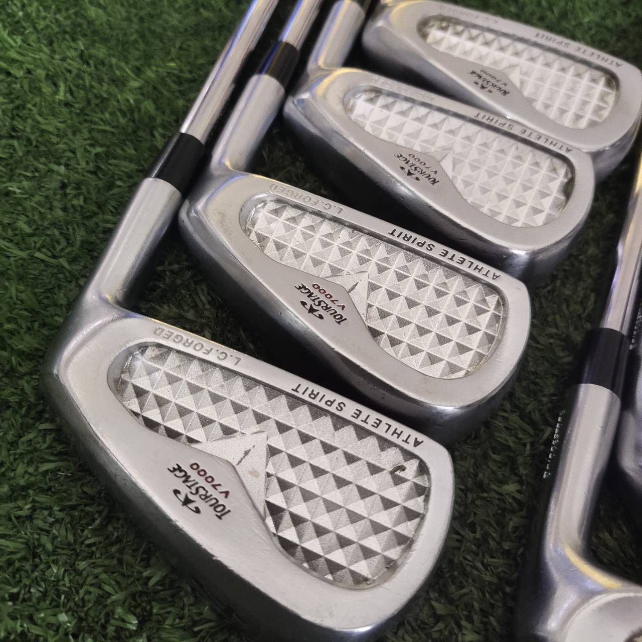 TOURSTAGE V7000 FORGED – ATHLETE SPIRIT "FORGED คุณภาพสูงสุดจากญี่ปุ่น