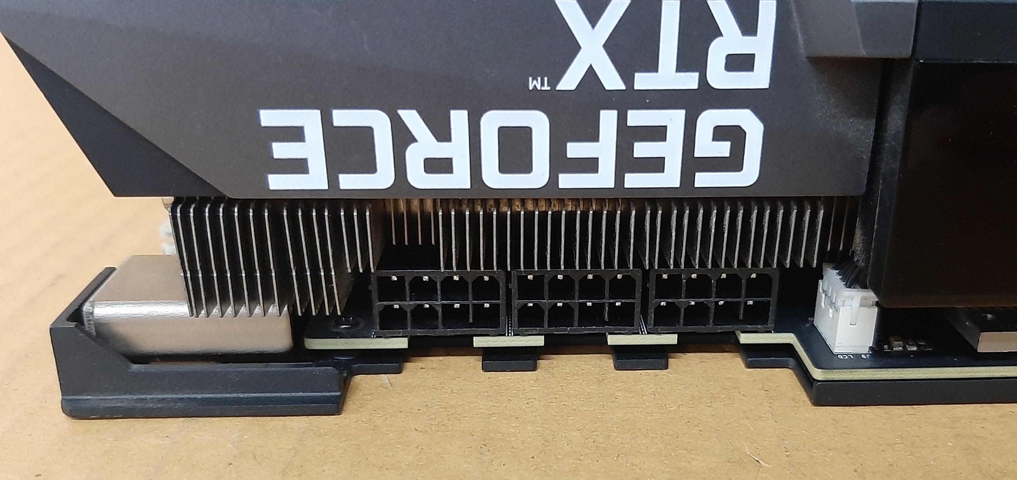 VGA การ์ดจอแสดงผล ยี่ห้อ Nvidia รุ่น iGame GeForce RTX3080 10GB DDR6 Vulcan OC-V สภาพดี มือสอง ประกันร้าน 1 เดือน