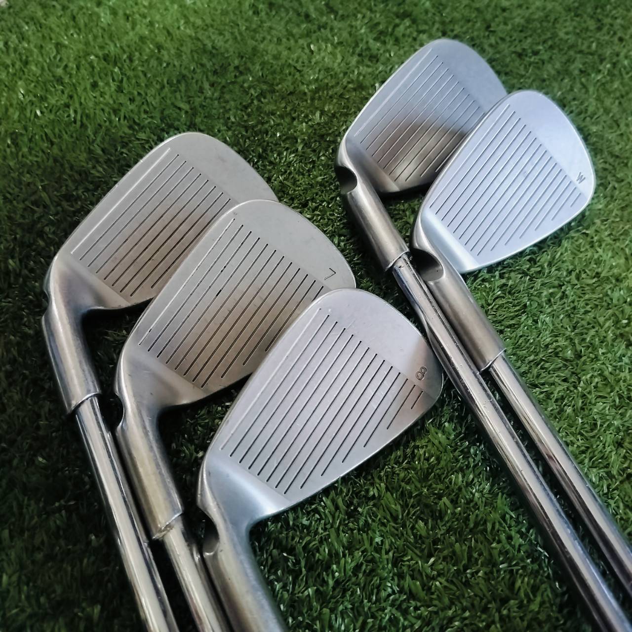 ชุดเหล็ก PING i15 สวยเดิม เหล็ก 6 7 8 9 และ PW ก้าน PROJECT X 6.0 ทั้งชุด!!! หน้าใบเหล็ก มี MILLED หน้าตะไบทุกชิ้น สปินจัดๆ ตกหยุดทุกเหล็ก ไม้กอล์ฟพรีเมี่ยมมือสอง ของแท้ By NakaraLuxurious