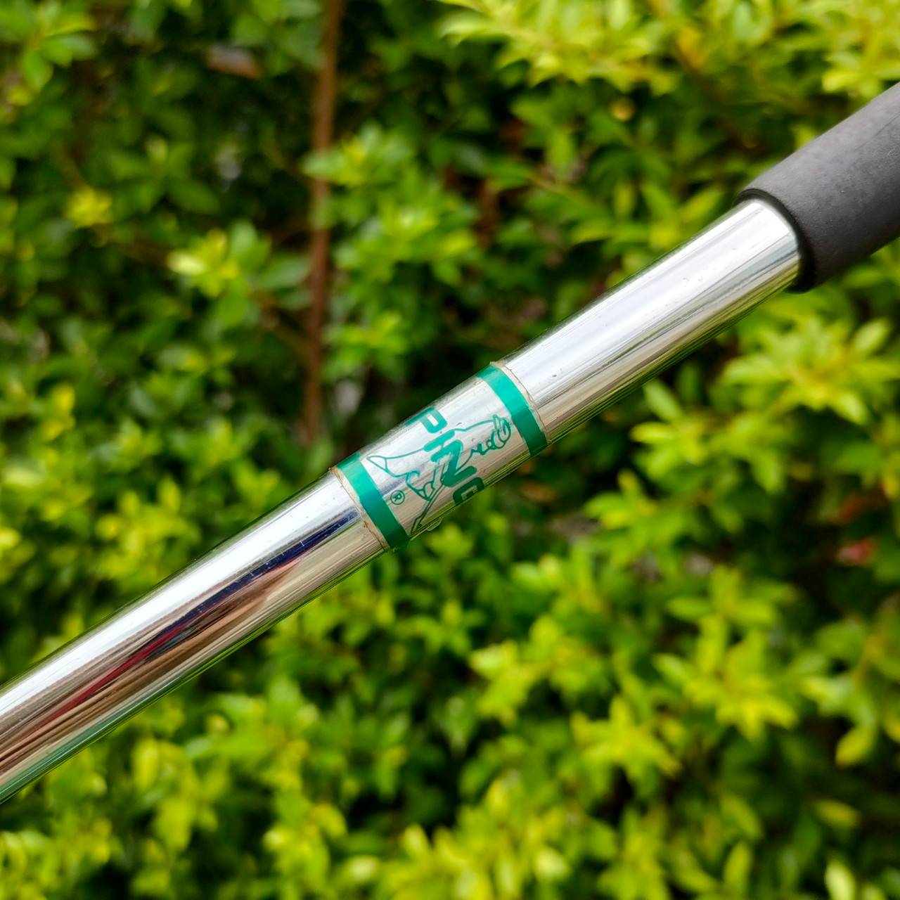 PUTTER PING ANSER 4 ความยาว 34 นิ้ว ก้าน PING สภาพสวย เดิมๆ ครับ รุ่น ANSER 4 เป็นรุ่นยอดนิยม ของ PING ออกแบบได้ลงตัว และเป็นต้นแบบของพัตเตอร์ หลายตัวในปัจจุบันนี้!!!