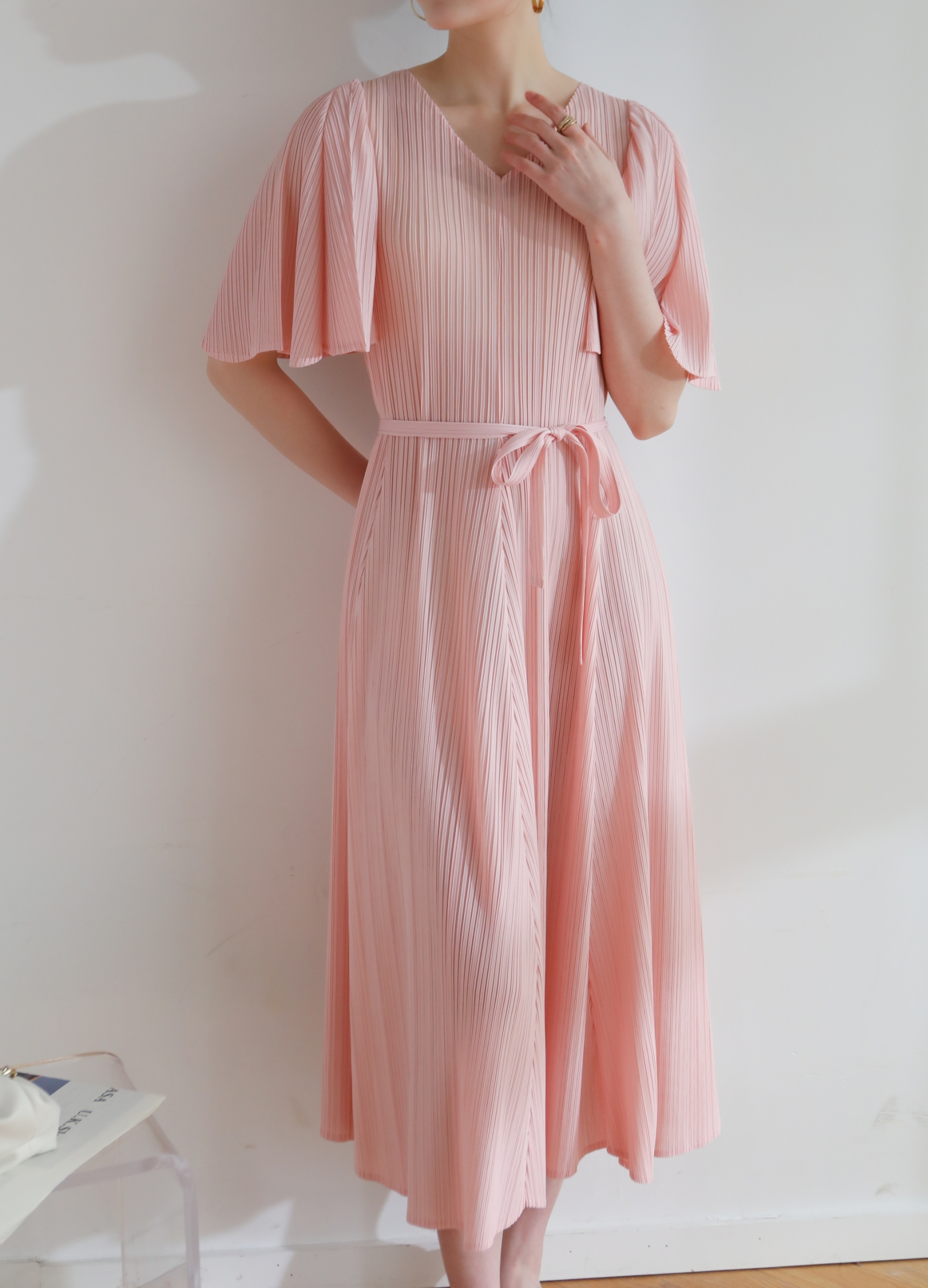 2MUAY รุ่น GJO3653 เดรสผู้หญิง เดรสพลีทคุณภาพ 10สี FREE SIZE V NECK FLARE SLEEVE PLEATED DRESS