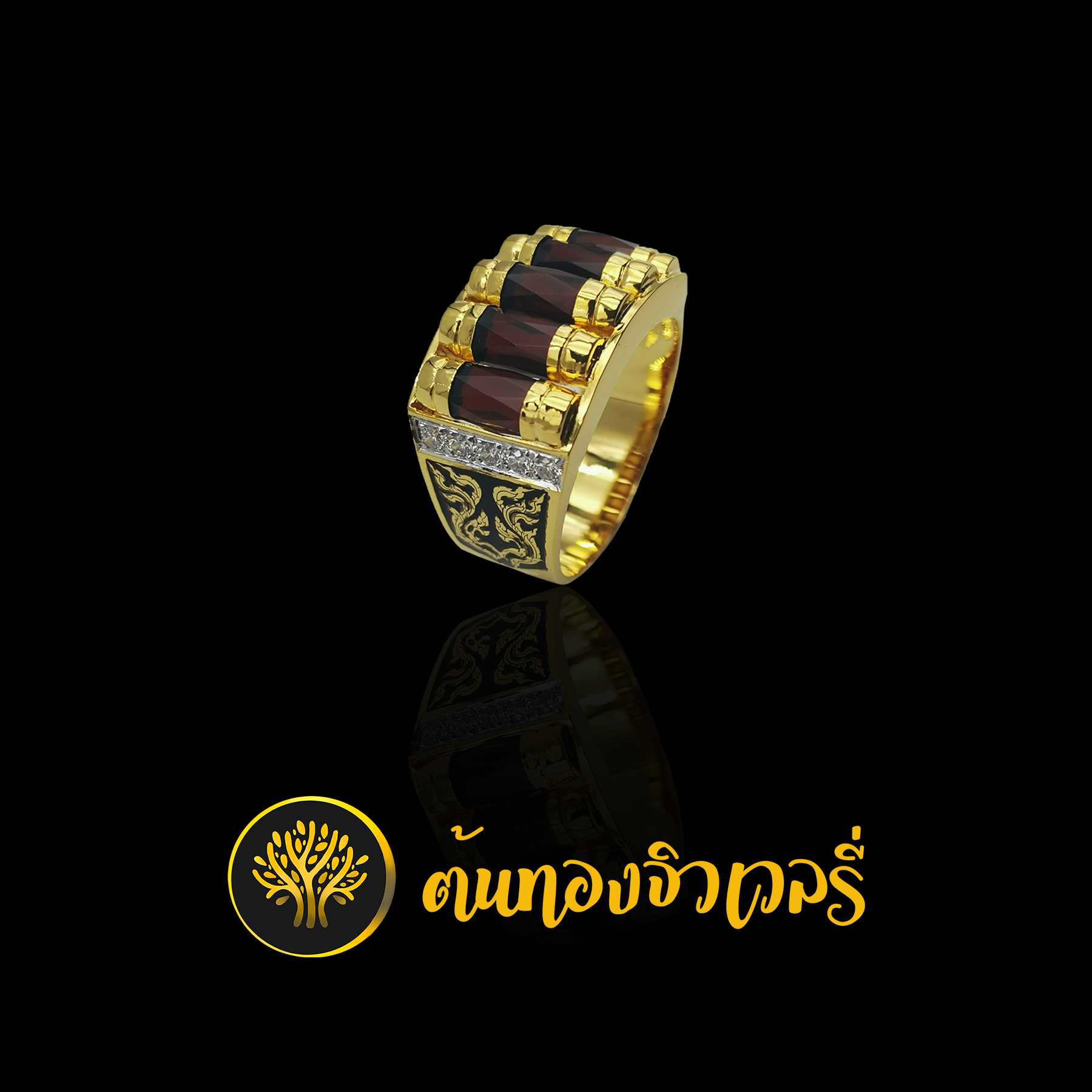  แหวนชายทองโกเมนแถว 5เม็ด ข้างฝังเพชรบวกกับเลเซอร์ลายไทย ลงยาดำ ทำให้ชิ้นงานออกมาดูหรูหรา ชิ้นงานจริงสวยมากๆครับ