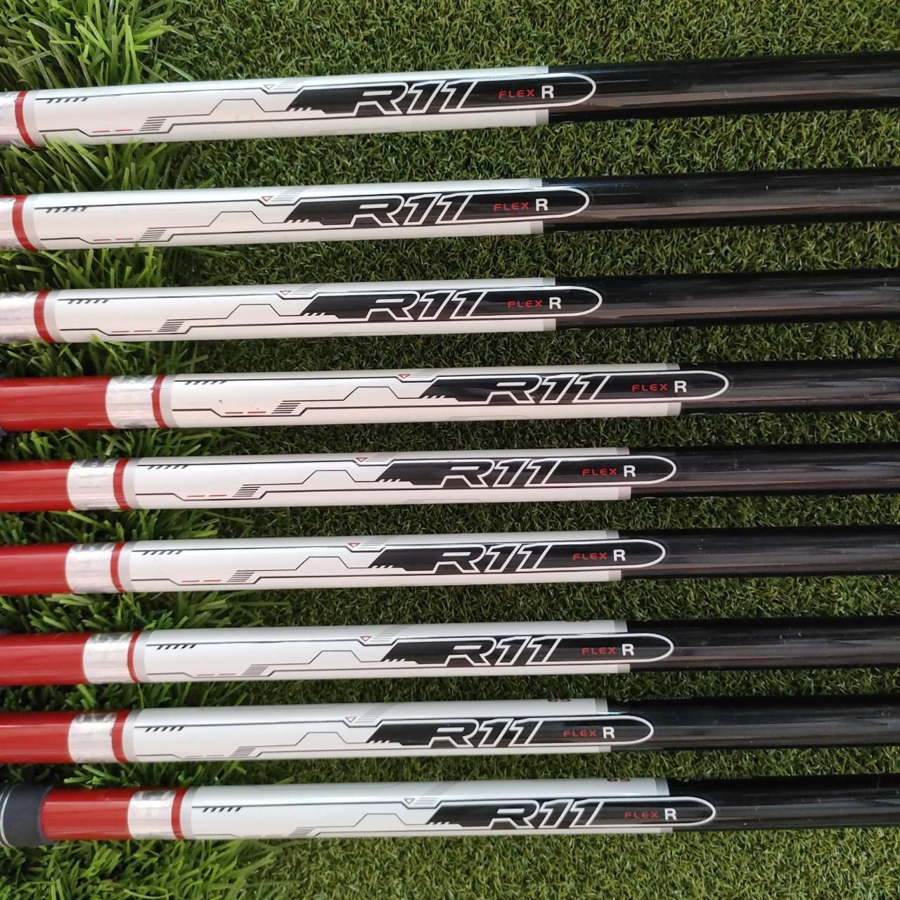 ชุดเหล็ก TAYLORMADE R11 สภาพสวยเลยครับ ก้าน FUJIKURA MOTORE FLEX R ตีดี ตีง่าย ตีไกลครับ สวยๆนานๆเข้ามา