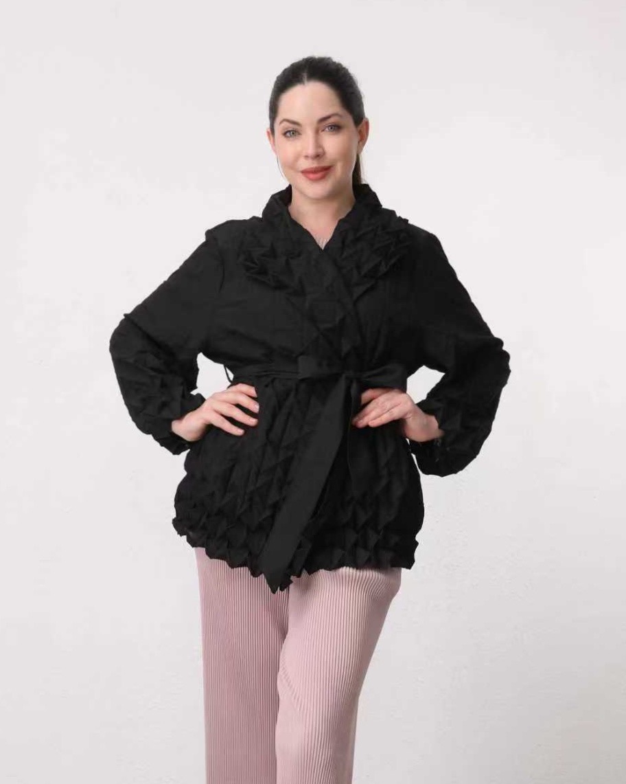 อกถึง 50 นิ้ว 2MUAY รุ่น GA67854 เสื้อคลุมอัดพลีทผ้า Matte COLLAR WRAP WAIST TIE PLEATED CARDIGAN FREE SIZE