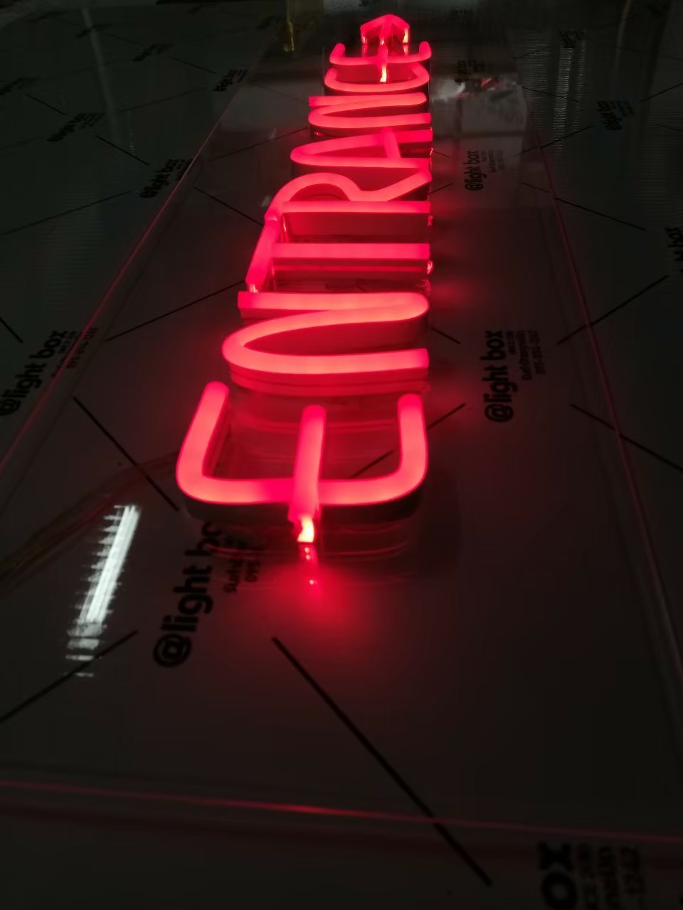 ป้ายไฟนีออน