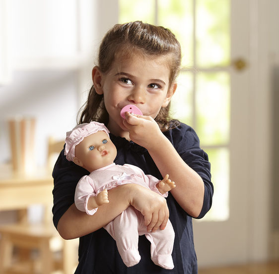 Melissa & Doug Jenna Baby Doll ชุดตุ๊กตาเบบี๋เด็กผู้หญิง ส่งเสริมความสัมพันธ์ สร้างความอ่อนโยน