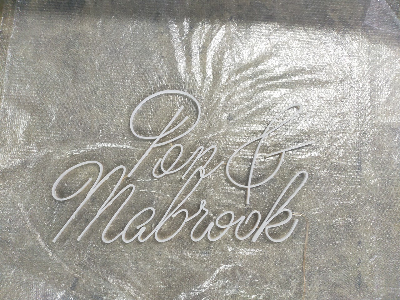 ไฟนีออน เฟค