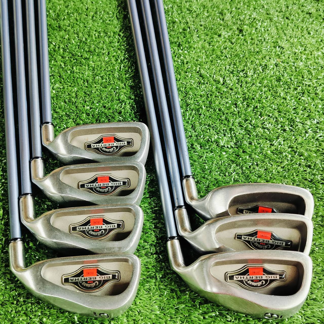 ชุดเหล็ก Callaway BIGBERTHAR รุ่นยอดนิยมสูงสุดของ Callaway ใบใหญ่ Cavity ลึกตีง่ายตีไกลมาก ก้านเสียบทะลุเป็นเอกลักษณ์ ไม้กอล์ฟพรีเมี่ยมมือสอง ของแท้ By NakaraLuxurious