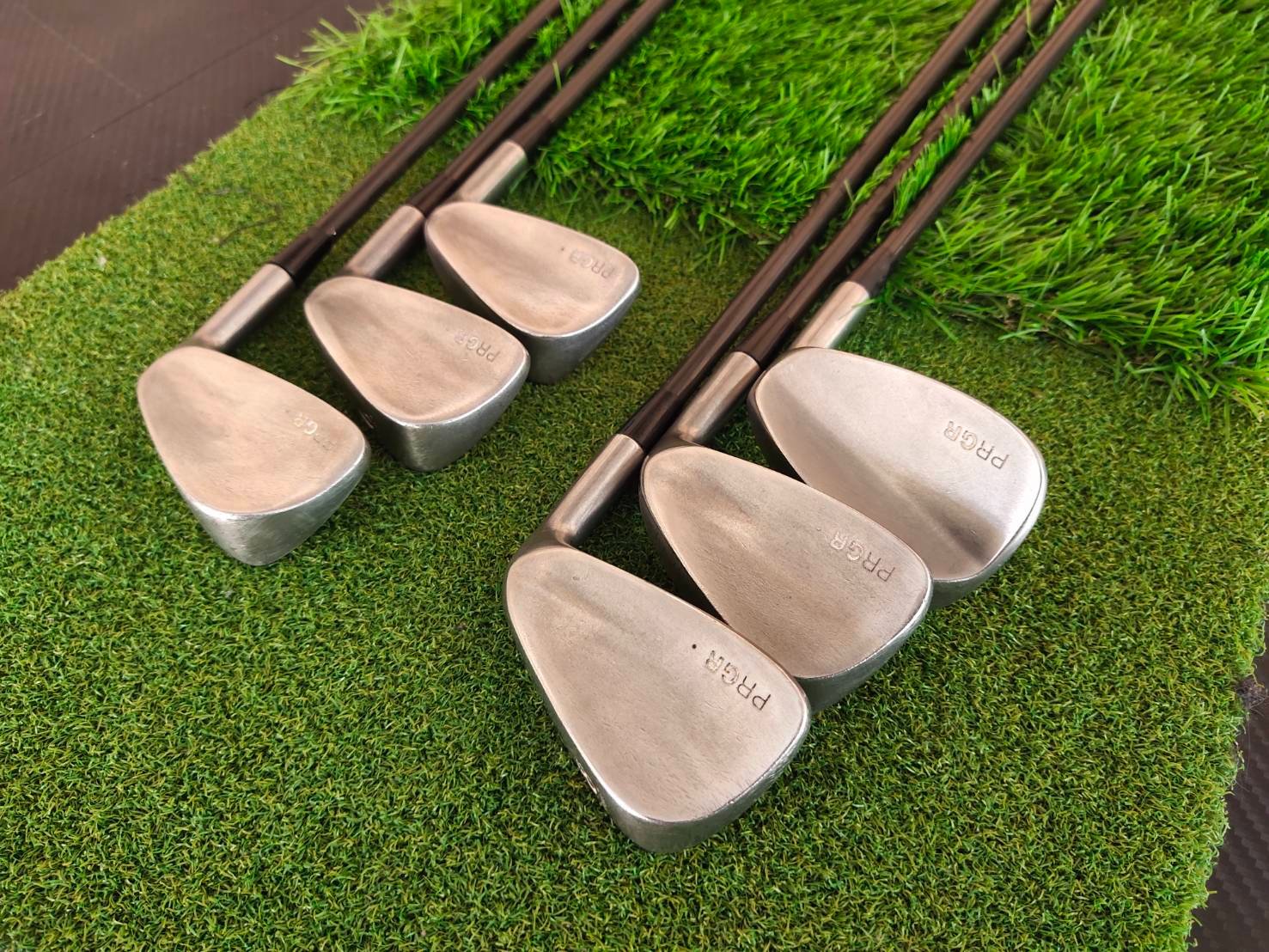 ชุดเหล็ก PRGR ก้านเบาสบาย MADE IN JAPAN 100 % ก้านกราไฟต์ FLEX R