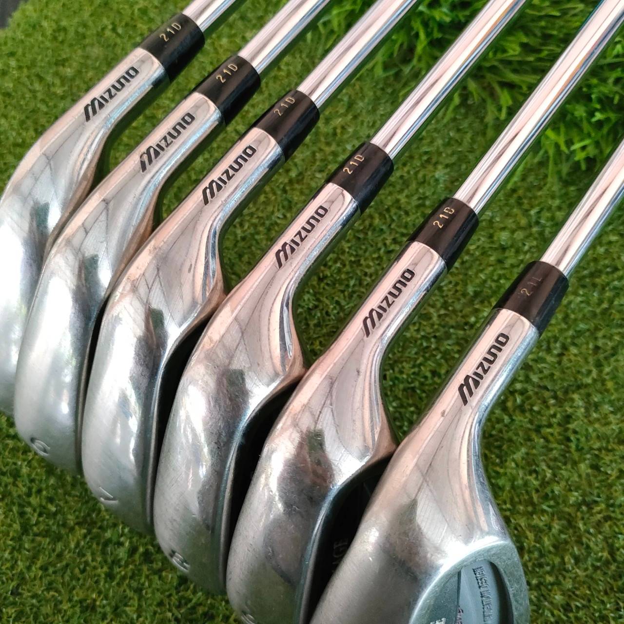 ชุดเหล็ก MIZUNO PRESAGE NAVIGATOR มีเหล็ก 5 - 9 PW ก้าน N.S.PRO 950 GH สภาพสวยเดิมๆทุกอย่างครับ ตีง่าย หลังลึก ควบคุมทิศทางได้ดีแม่นยำ นุ่มสไตล์ญี่ปุ่น