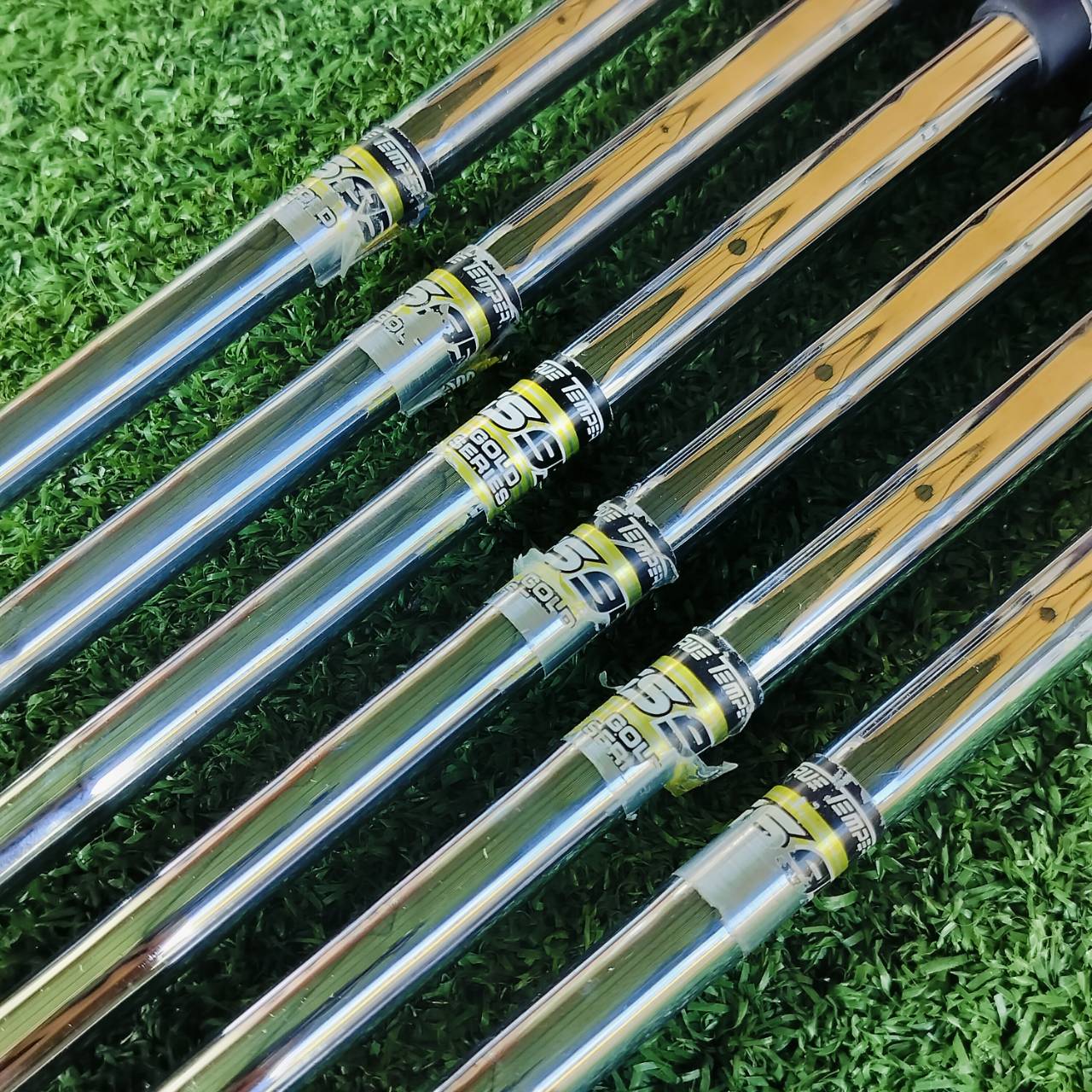 ชุดเหล็ก Callaway LEGACY BLACK V (Forged) ตัวพรีเมี่ยมสูงสุด เน้นขายในญี่ปุ่น วัสดุใส่เต็ม คุณภาพแบบเน้นที่สุดของ Callaway VAR (การดูดซับการสั่นสะเทือน) ทำให้ได้ฟีลลิ่ง ที่เหนือชั้นกว่าเหล็ก FORGED ทั่วไป ไม้กอล์ฟพรีเมี่ยมมือสอง ของแท้ By NakaraLuxurious