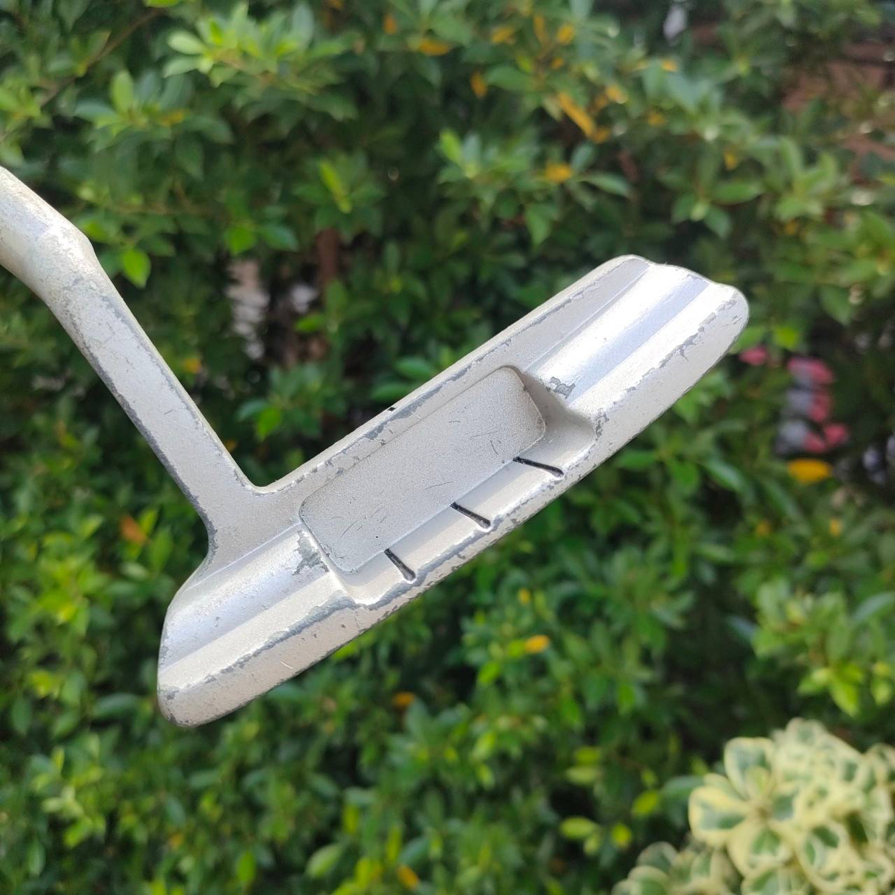 PUTTER GARY PLAYER SAVER ความยาว 35 นิ้ว น้ำหนักดี พัตต์ง่าย เล็งง่ายมาก!! หน้าอินเสิร์ท มีลายให้ลูกหมุนเกาะไลน์ได้ดีมาก!! ไม้กอล์ฟมือสอง ของแท้ BY NakaraLuxurious