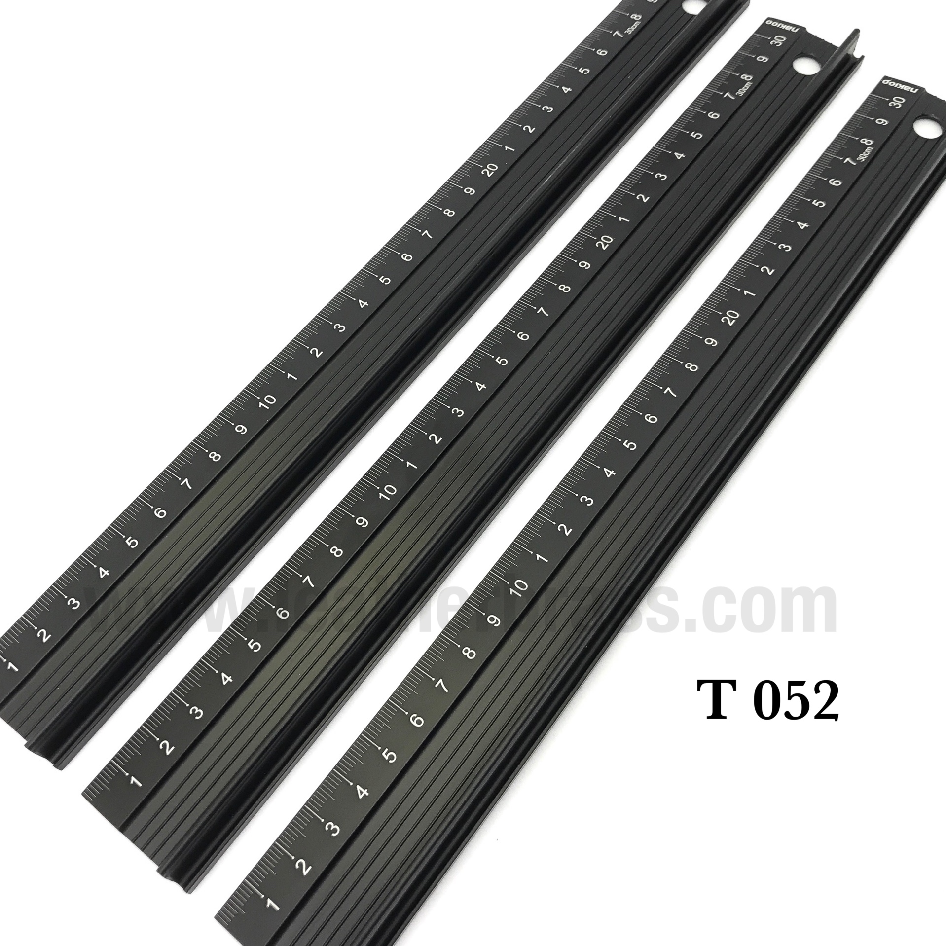 T052 ไม้บรรทัด วัสดุอลูมิเนียม เหมาะกับการนำไปใช้กับงาน DIY ทุกชนิด ตัดหนัง กระดาษ สติกเกอร์ leatherbrass**ราคาต่ออัน**