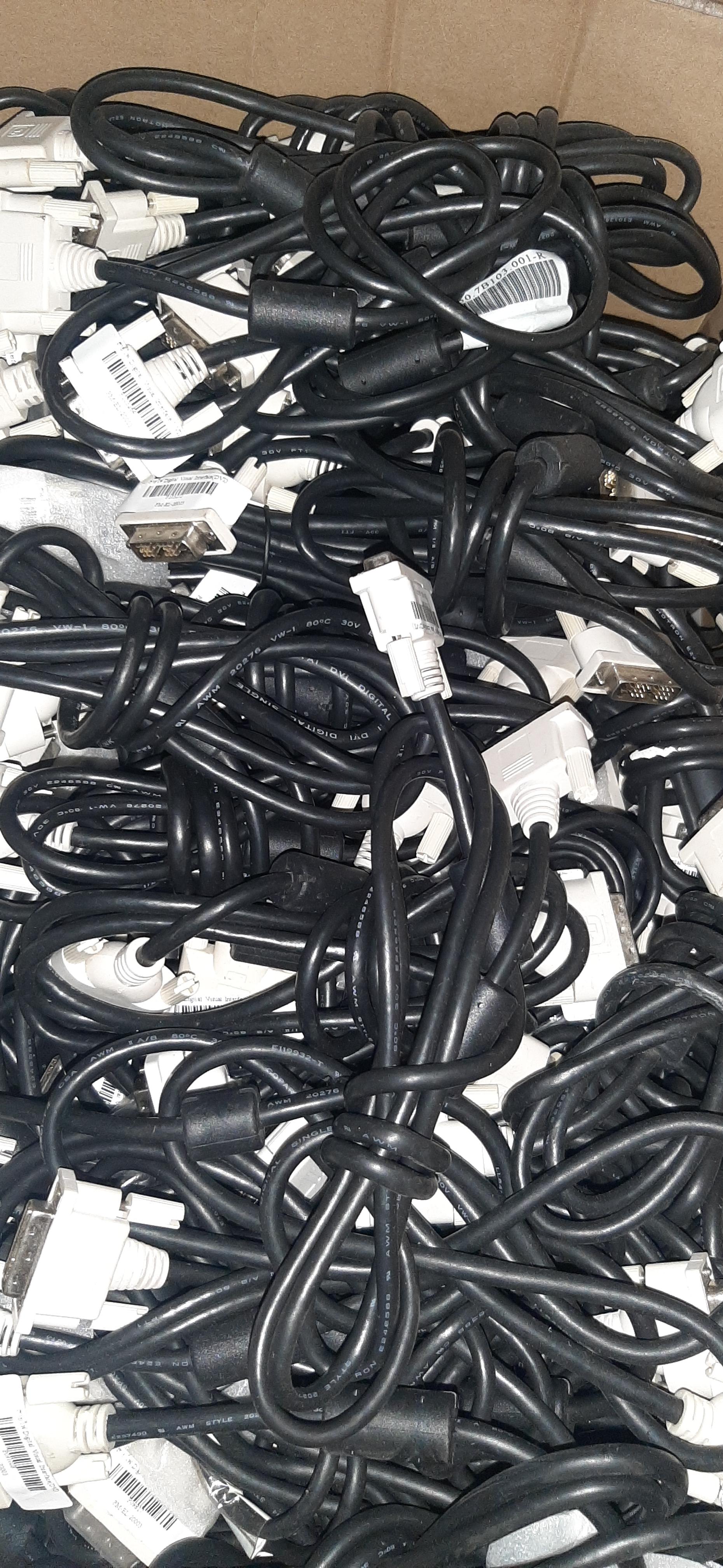 สาย DVI มือสองใช้งานได้ปกติ ไม่เก่ามาก สภาพดี ประกันร้าน 1 เดือน